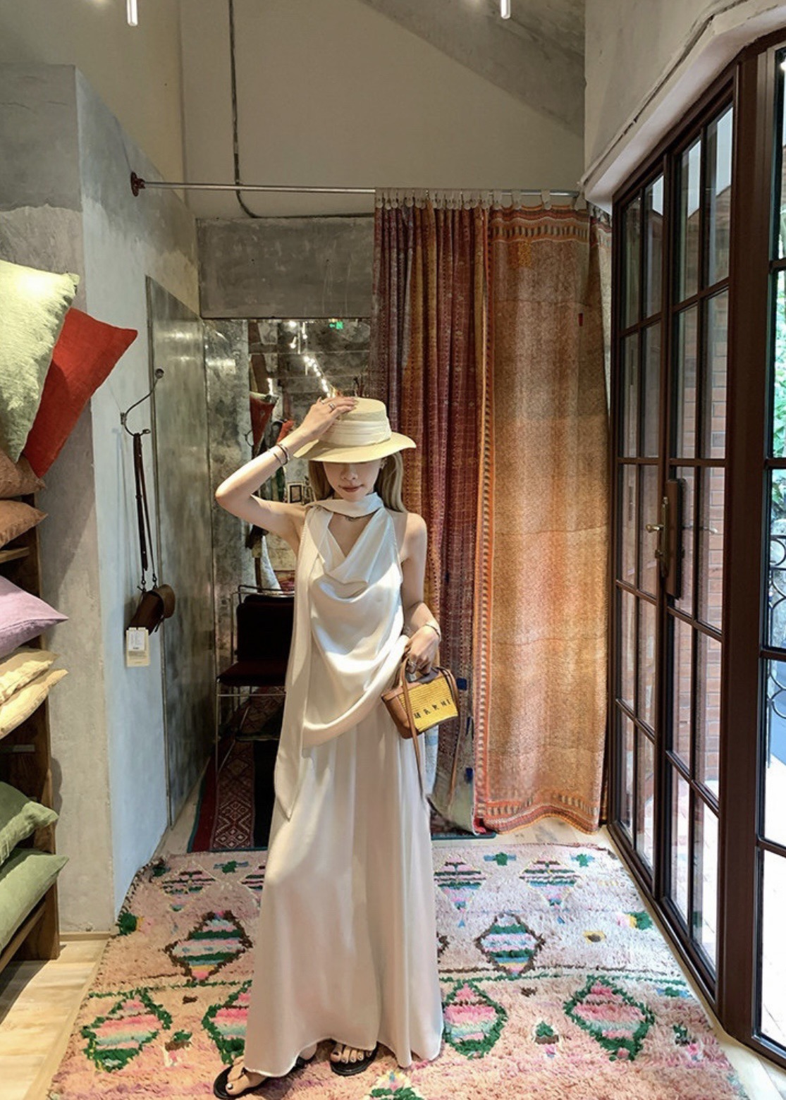 1713 SATIN CO-ORD SET 缎面挂脖半身裙套装 