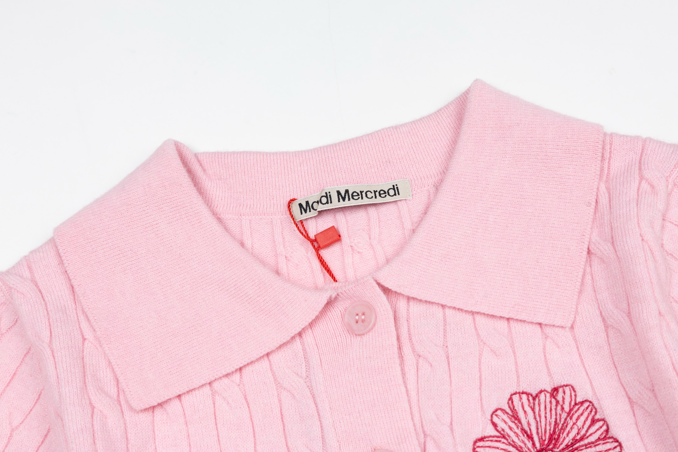 Mardi Mercredi Flower Embroidery Cable Short Sleeve Knit