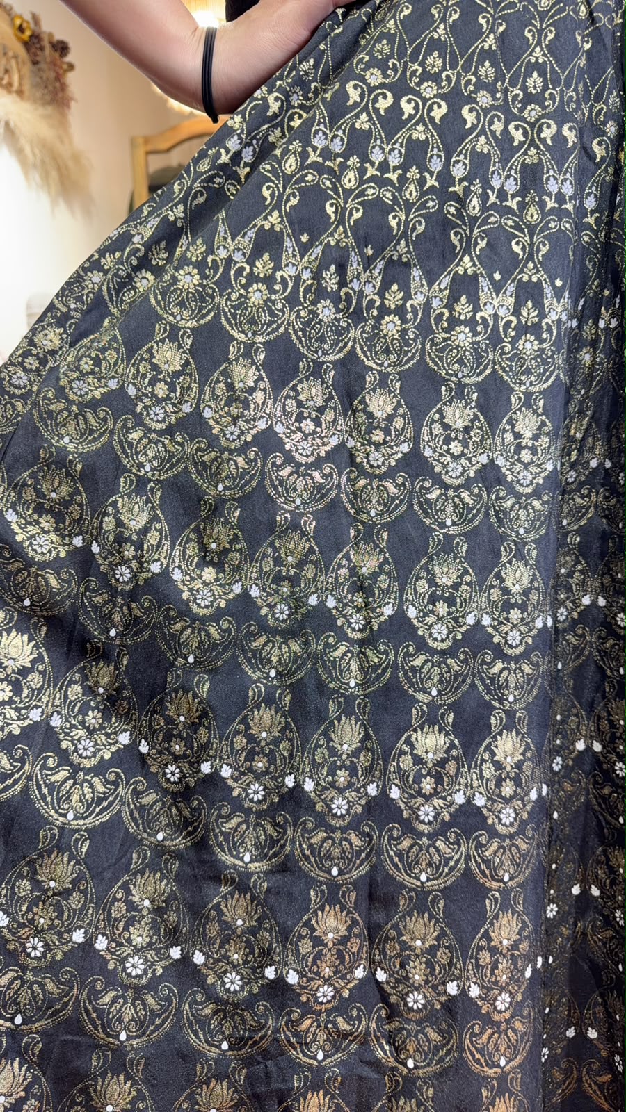 2976 Black Gold Foil Stamping Skirt 43"