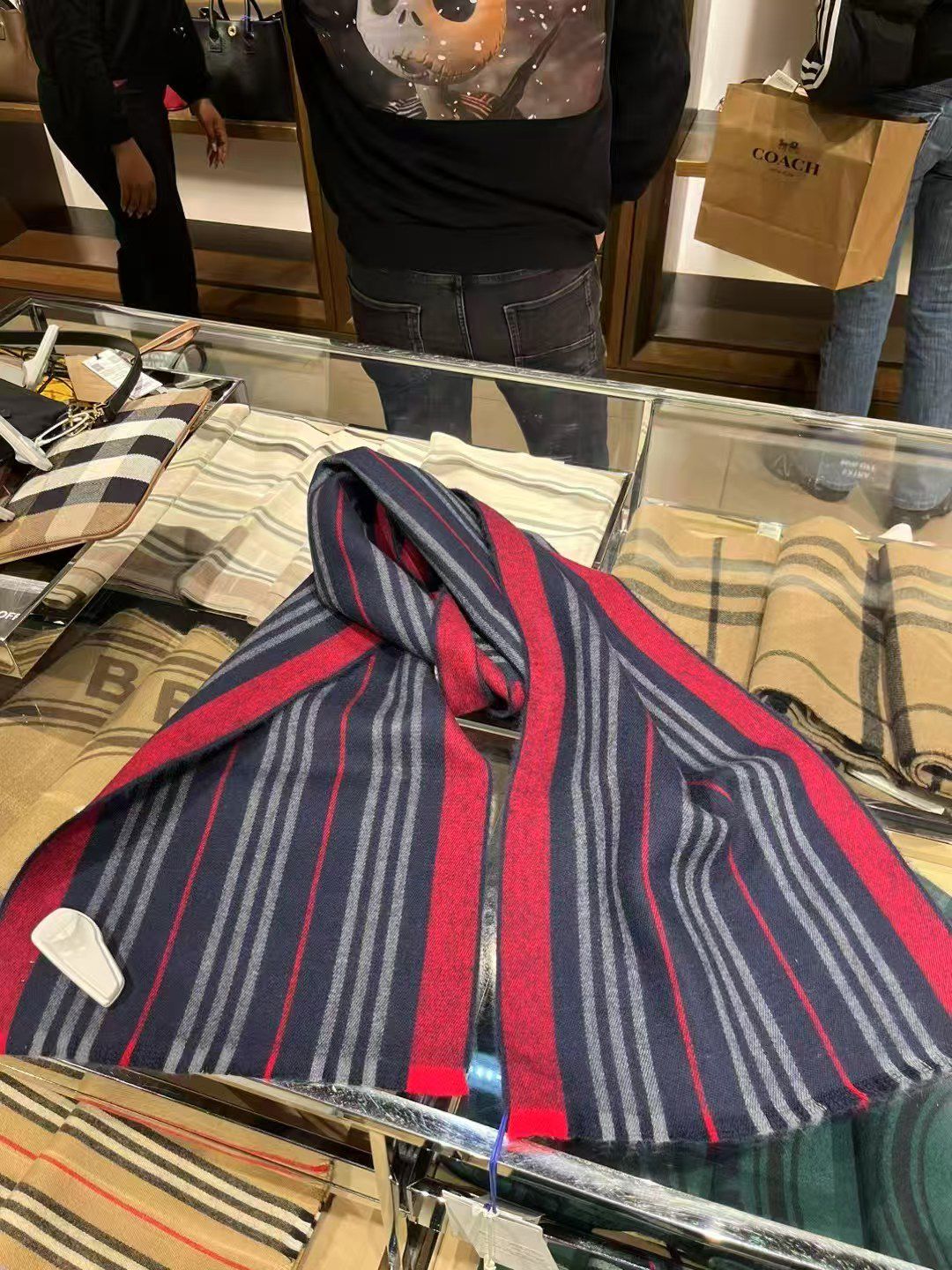 預購 Burberry🌈🌈折扣款 羊毛圍巾🧣all sale