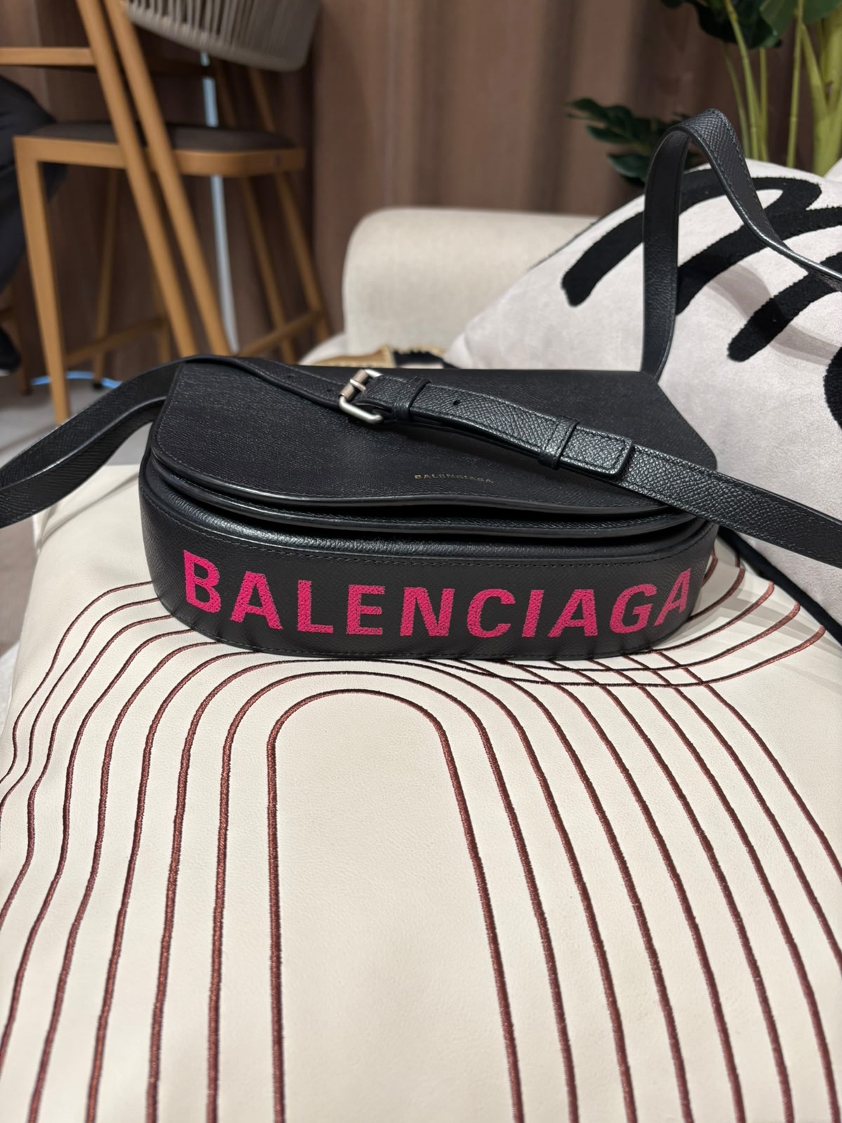 Balenciaga Crossbody Bag Black Calfskin 100%Authentic, 95%New