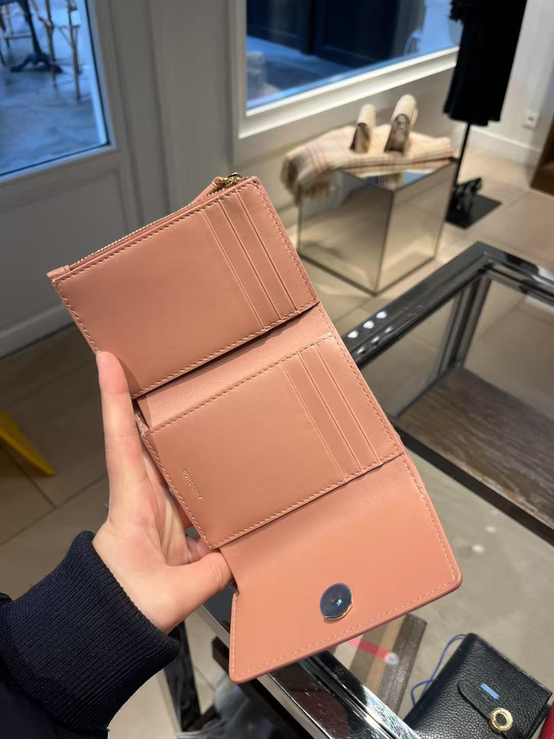 預購 Burberry🌈🌈折扣款 拉鏈卡包 Sale