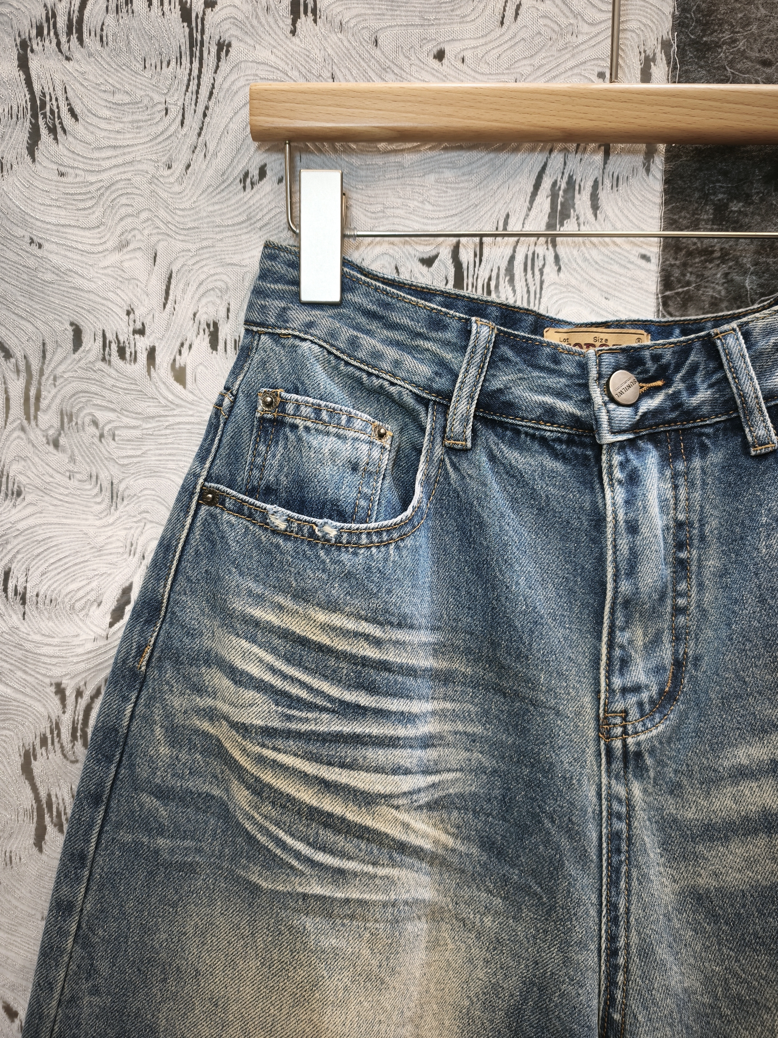 彩色貓鬚七分牛仔褲