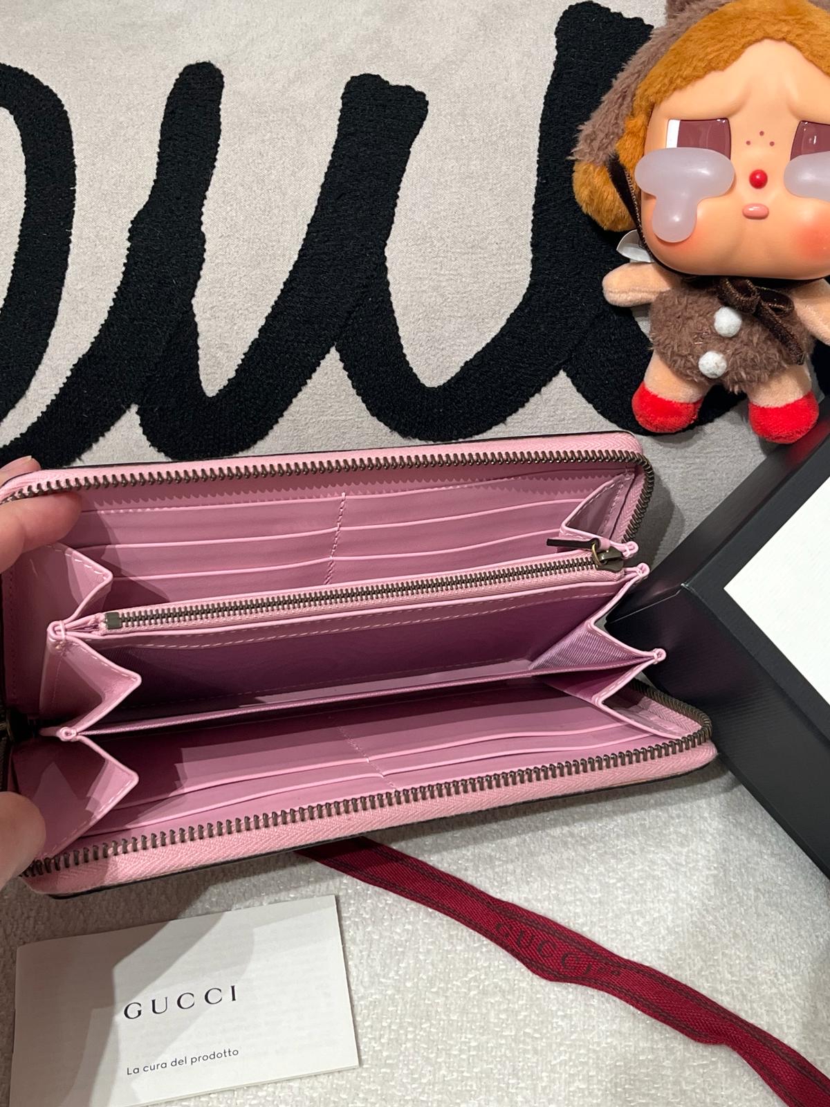 GUCCI Strawberry Printed zip long Wallet GG Supreme,100%Authentic ,unused ✅booklet✅塵袋✅box