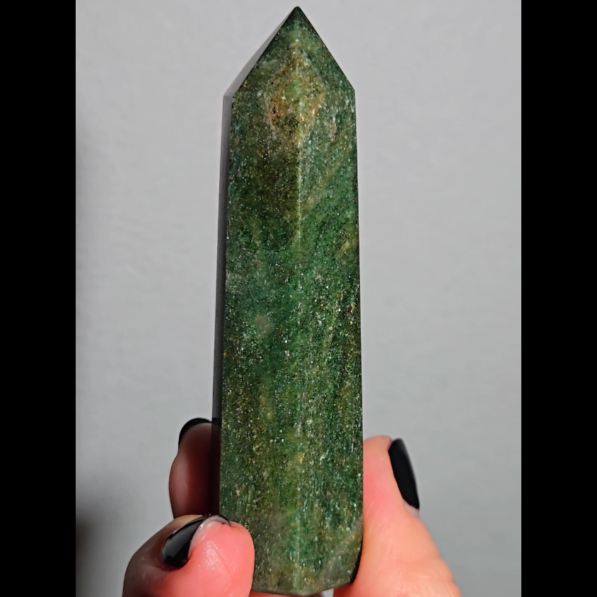 Sparkly green mica fuchsite tower - MCA63