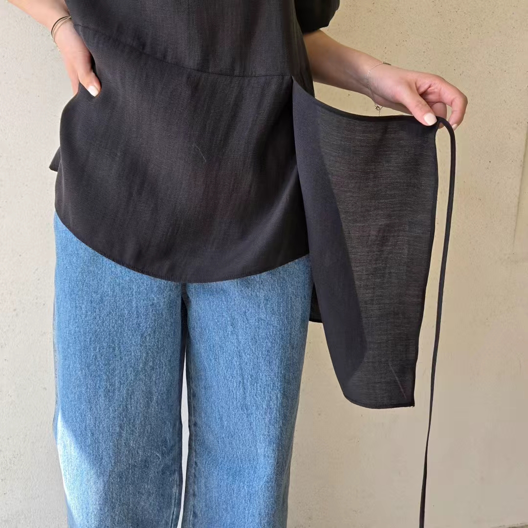 Asymmetrical Side-Tie Short Sleeve Top ‖ 不对称侧绑带设计感短袖上衣 KR0110872