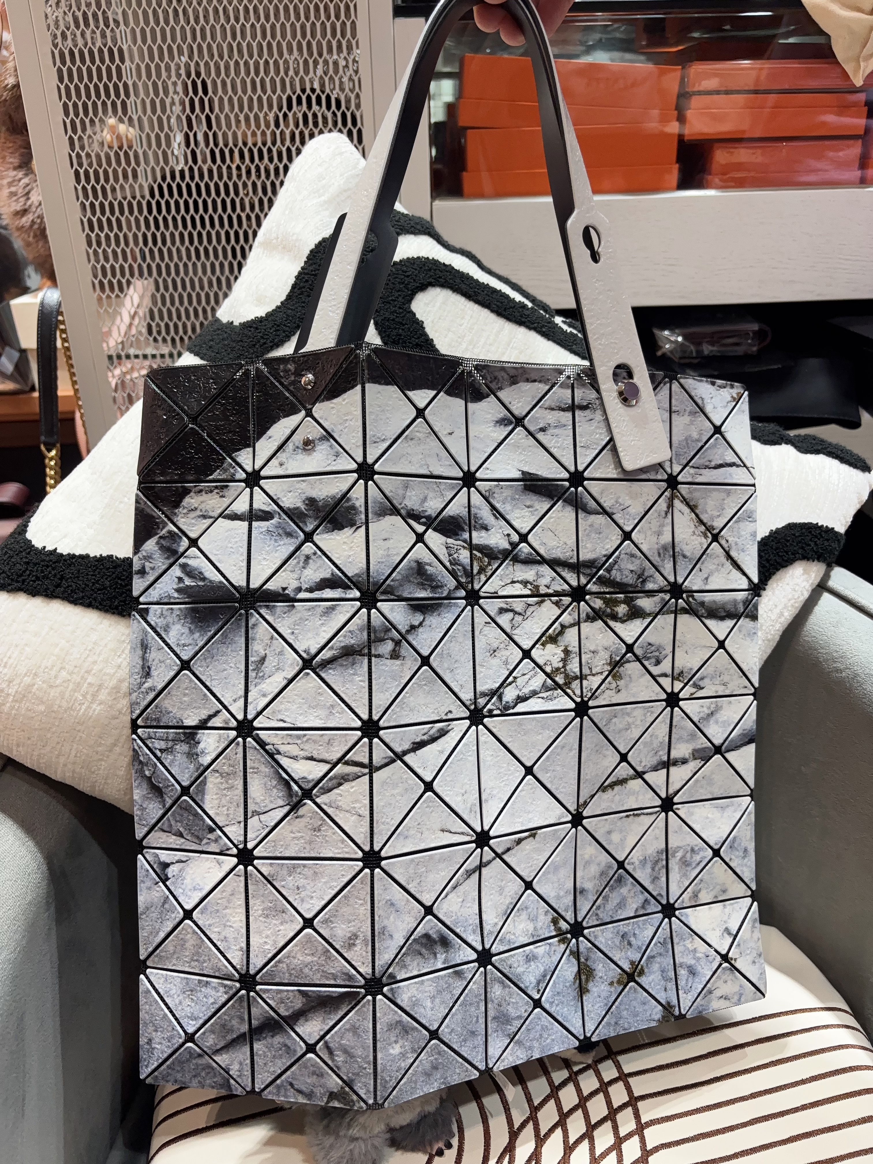 Issey miyake bao bao tote bag 100%Authentic, 99%new ✅dust bag