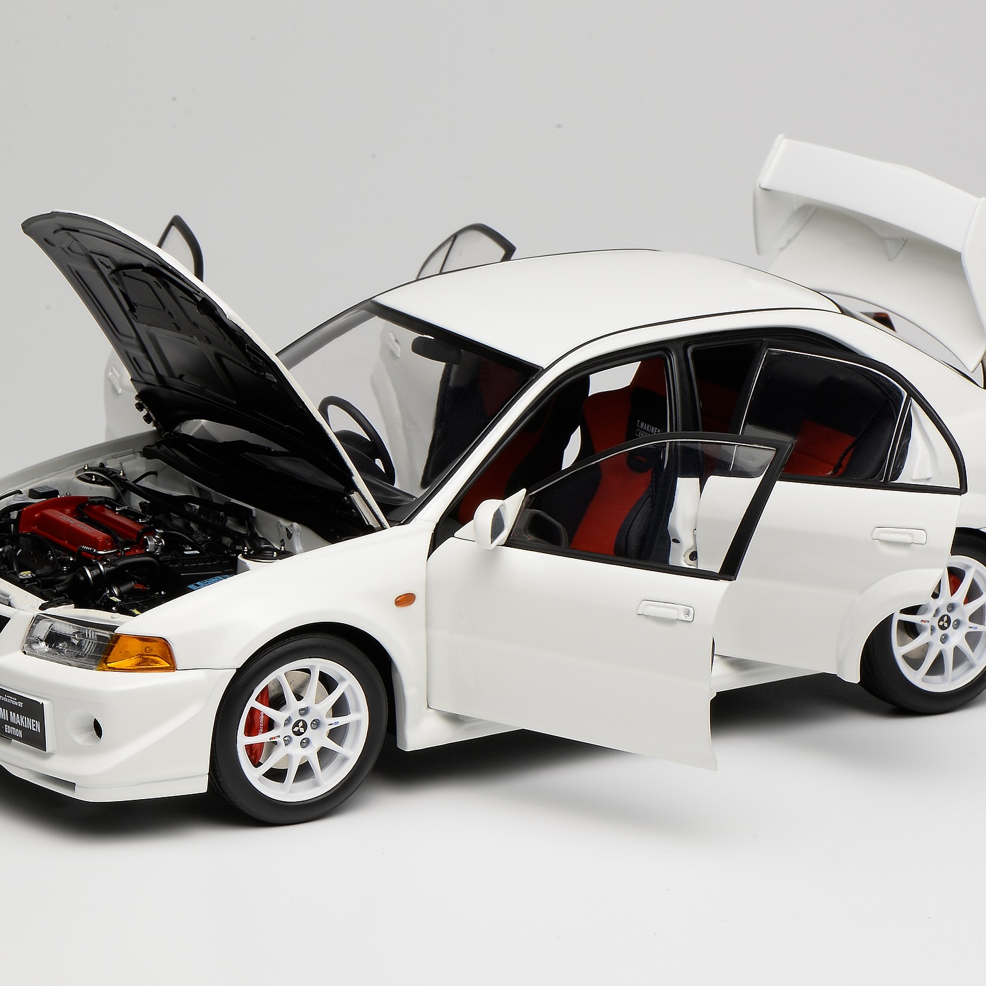 *READY STOCK MOTORHELIX 1/18 Mitsubishi Lancer Evolution VI Diecast Model *Scotia White 