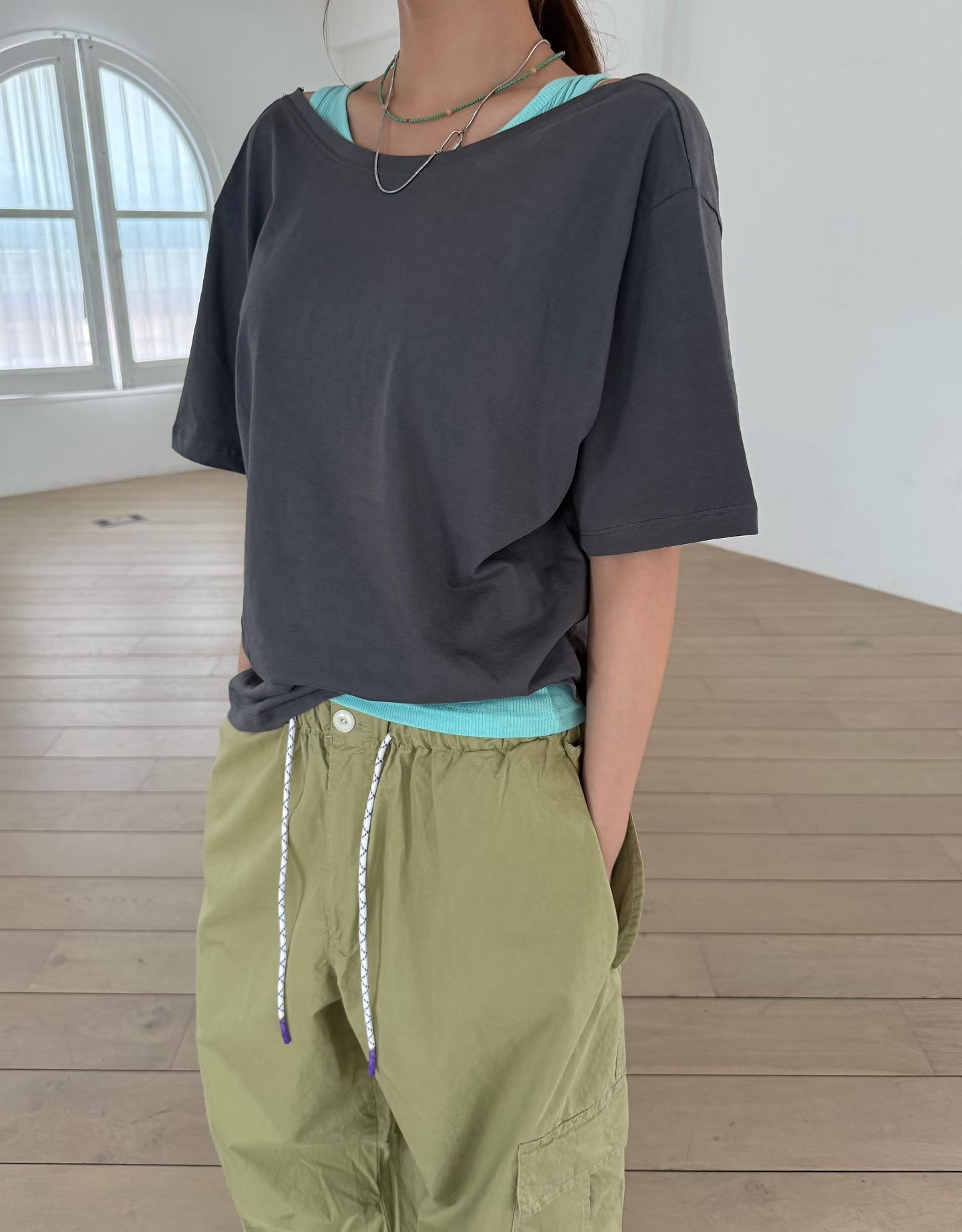 簡約純色百搭大圓領短袖Tee