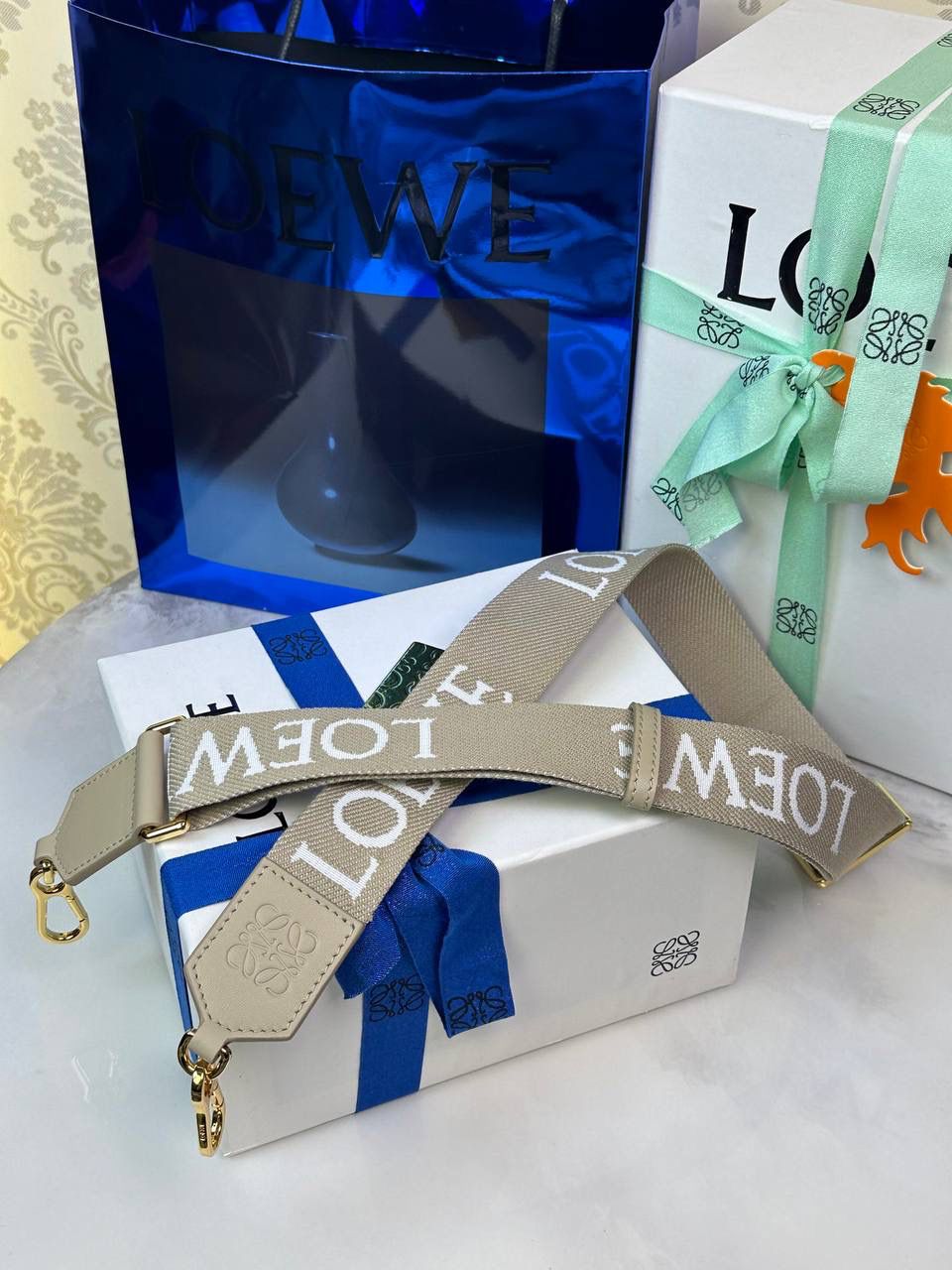 𝐀𝐧𝐚𝐠𝐫𝐚𝐦 刺绣肩带「米白」 👈 全新升级上线♻️ 尺寸:131-4cm（长度可调节） 编码：182323