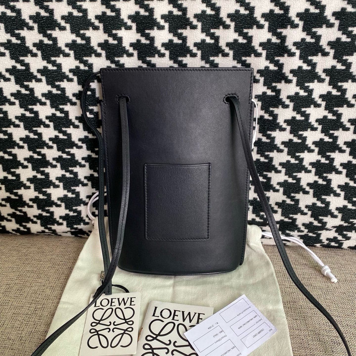 【預訂貨品】LOEWE黑色手機包