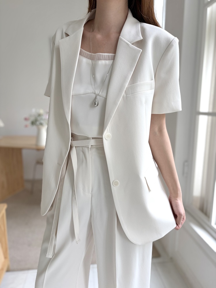 Aveline Relaxed Fit Blazer (Ivory)