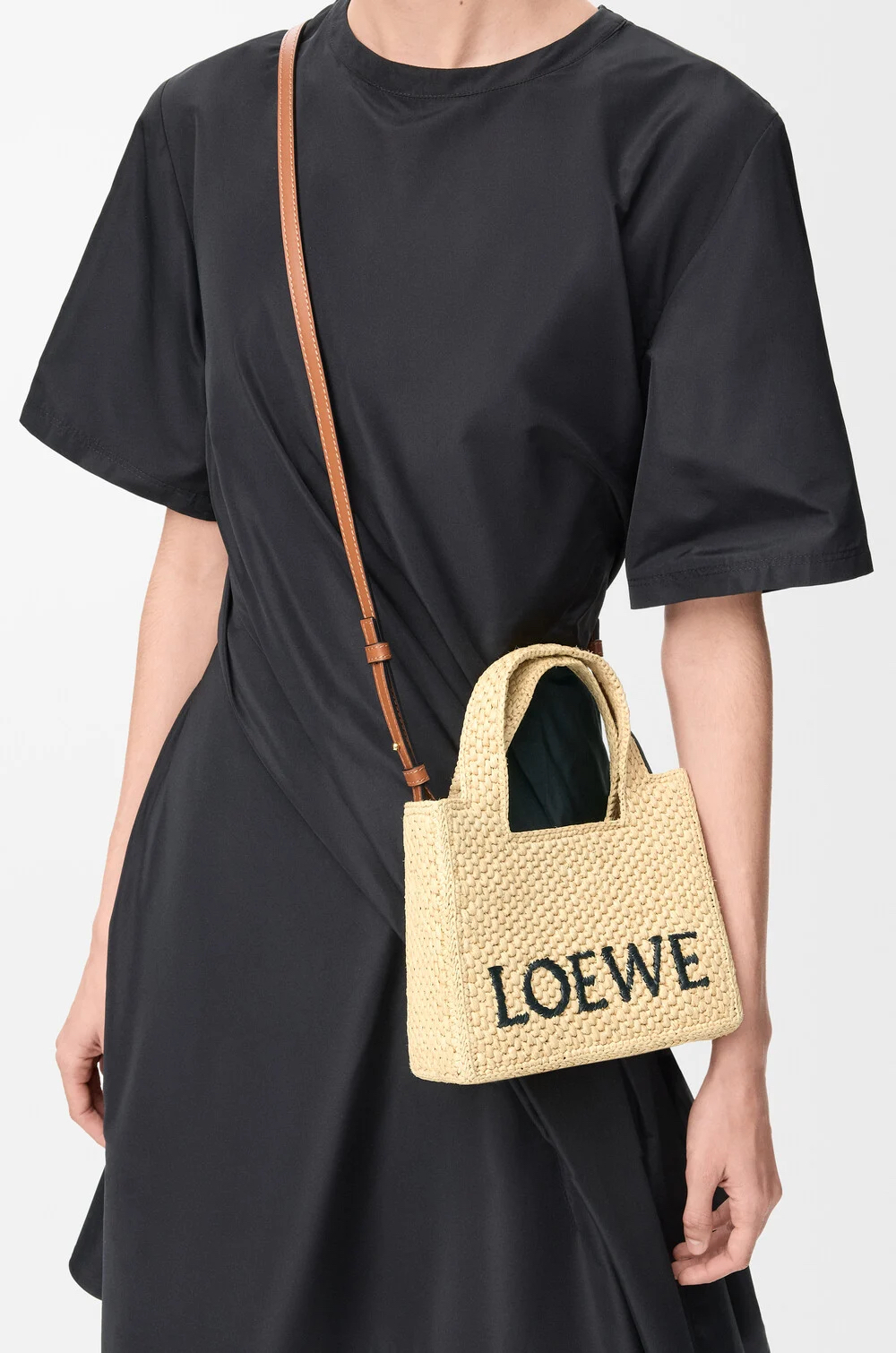 限時優惠✨訂貨🍒Loewe Mini Font bag Size 19x16x6.5cm
