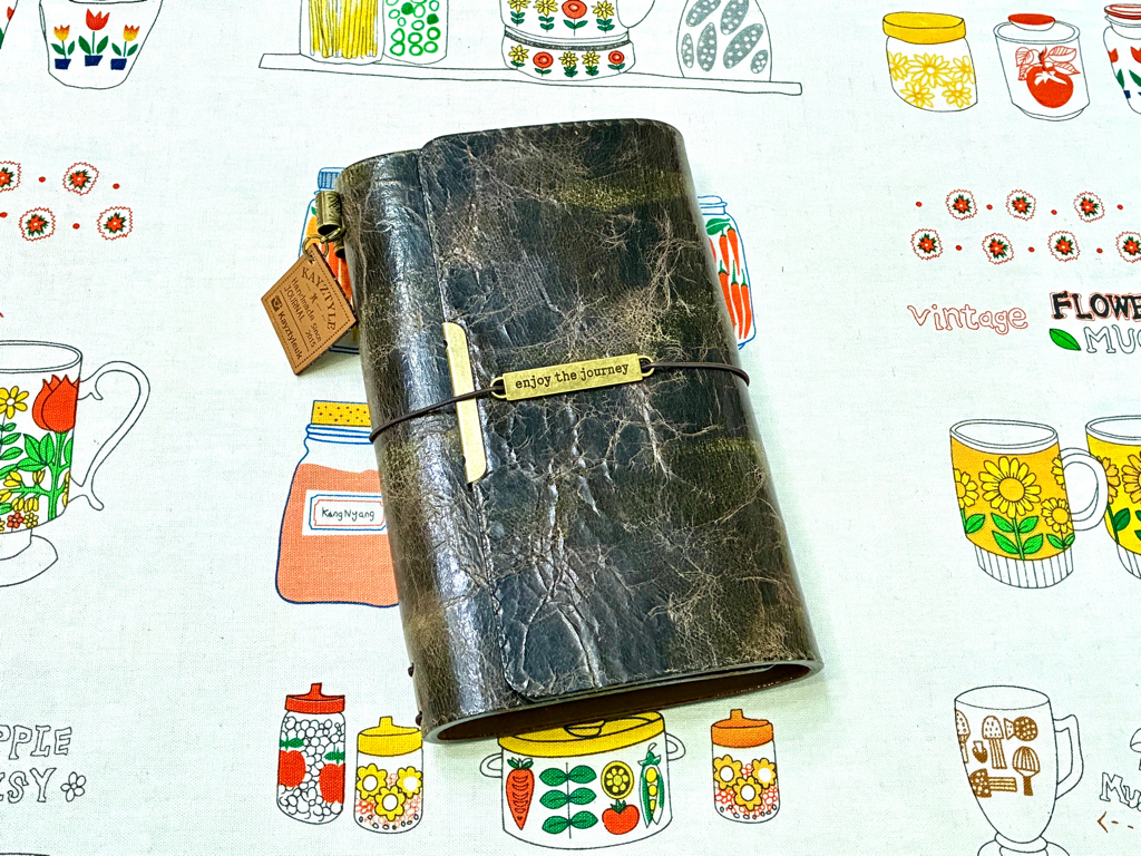 Write your story on something that lasts （3-fold)