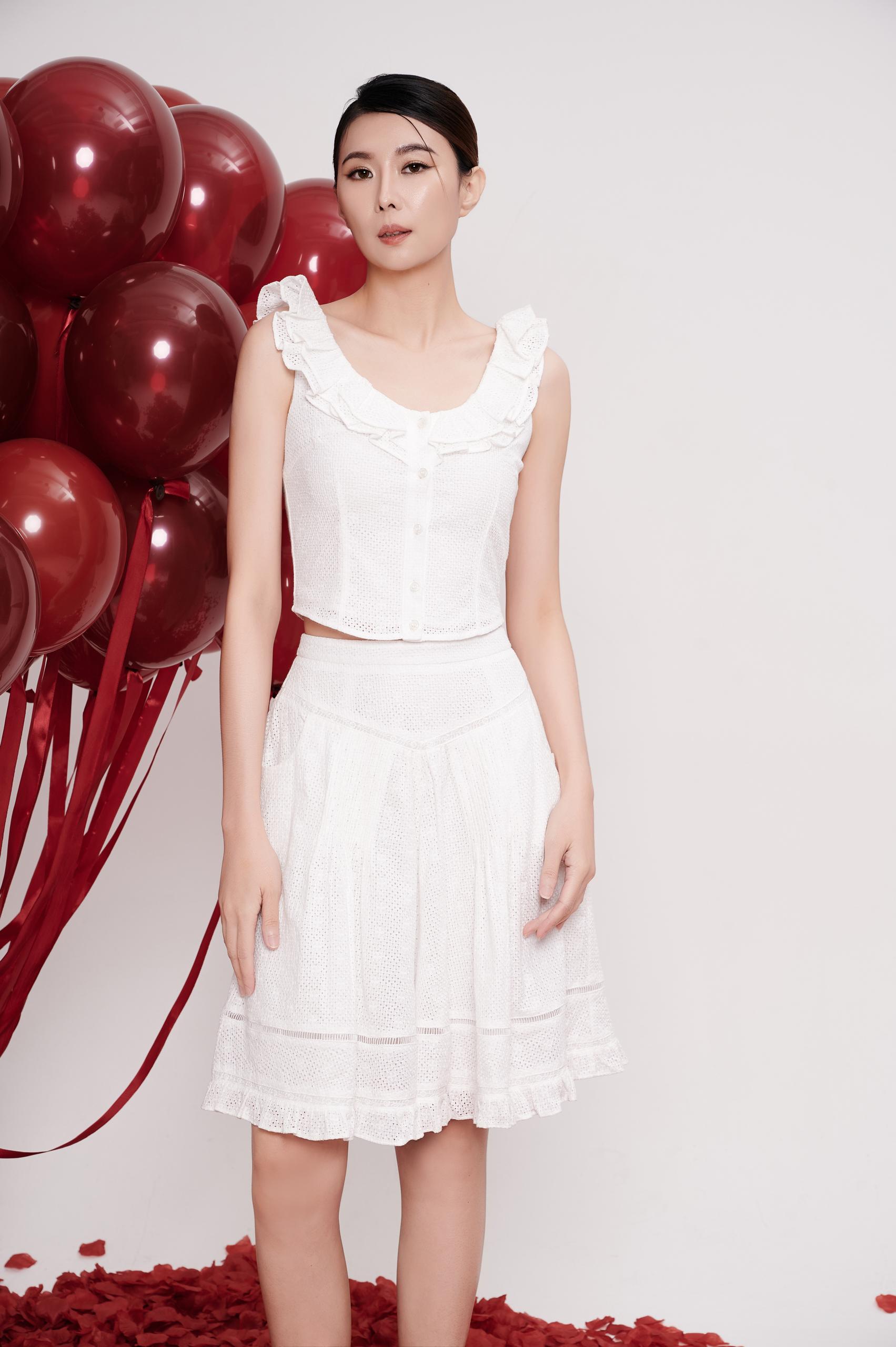 CB2666 FRILL DESIGN LASER COTTON TOP