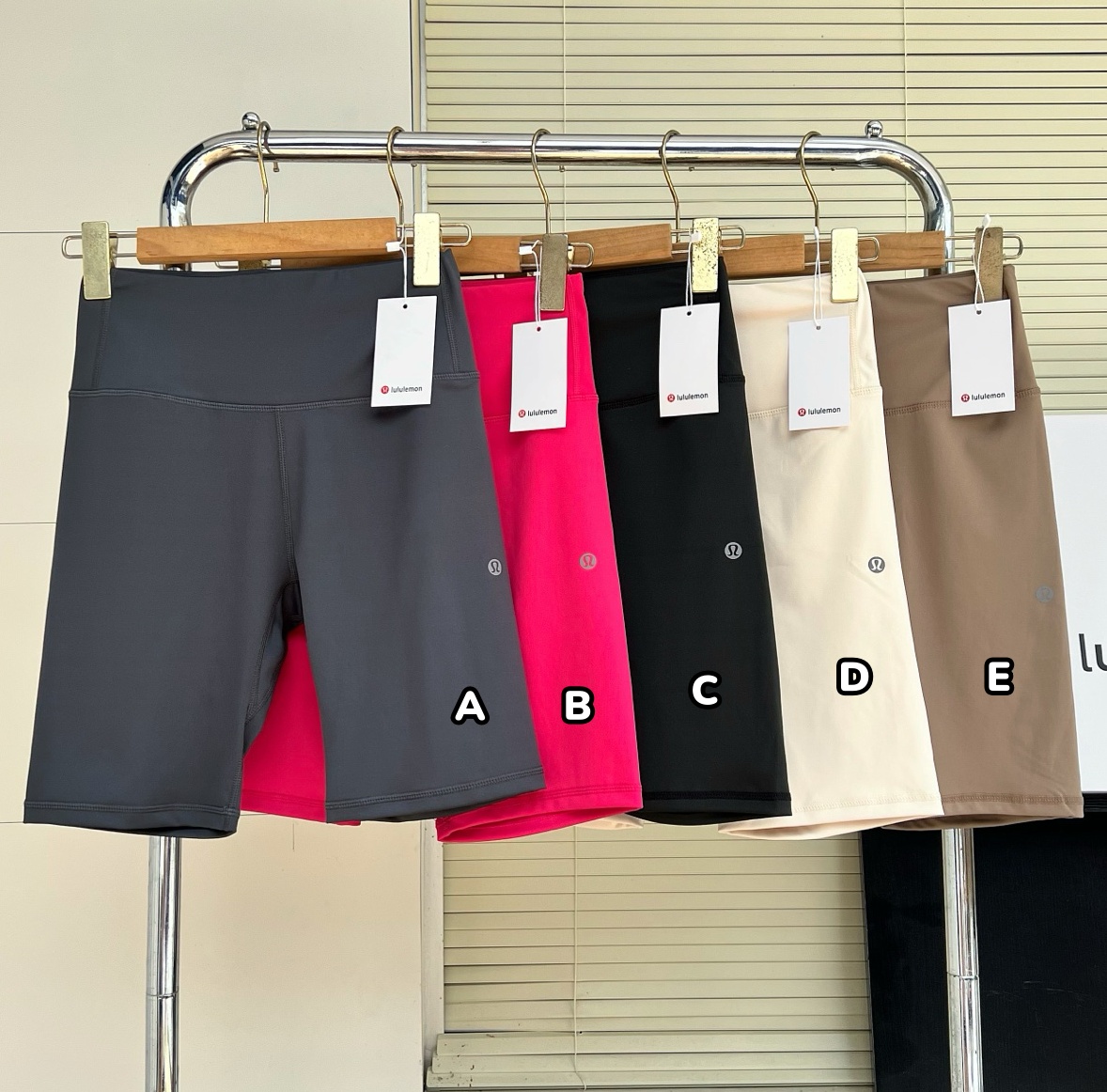 Lululemon 側標騎行五分瑜伽褲