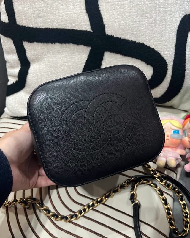 Chanel drawstring bag bucket bag 黑色荔枝牛皮  100%Authentic ,98%new ✅收據✅card✅塵袋✅box
