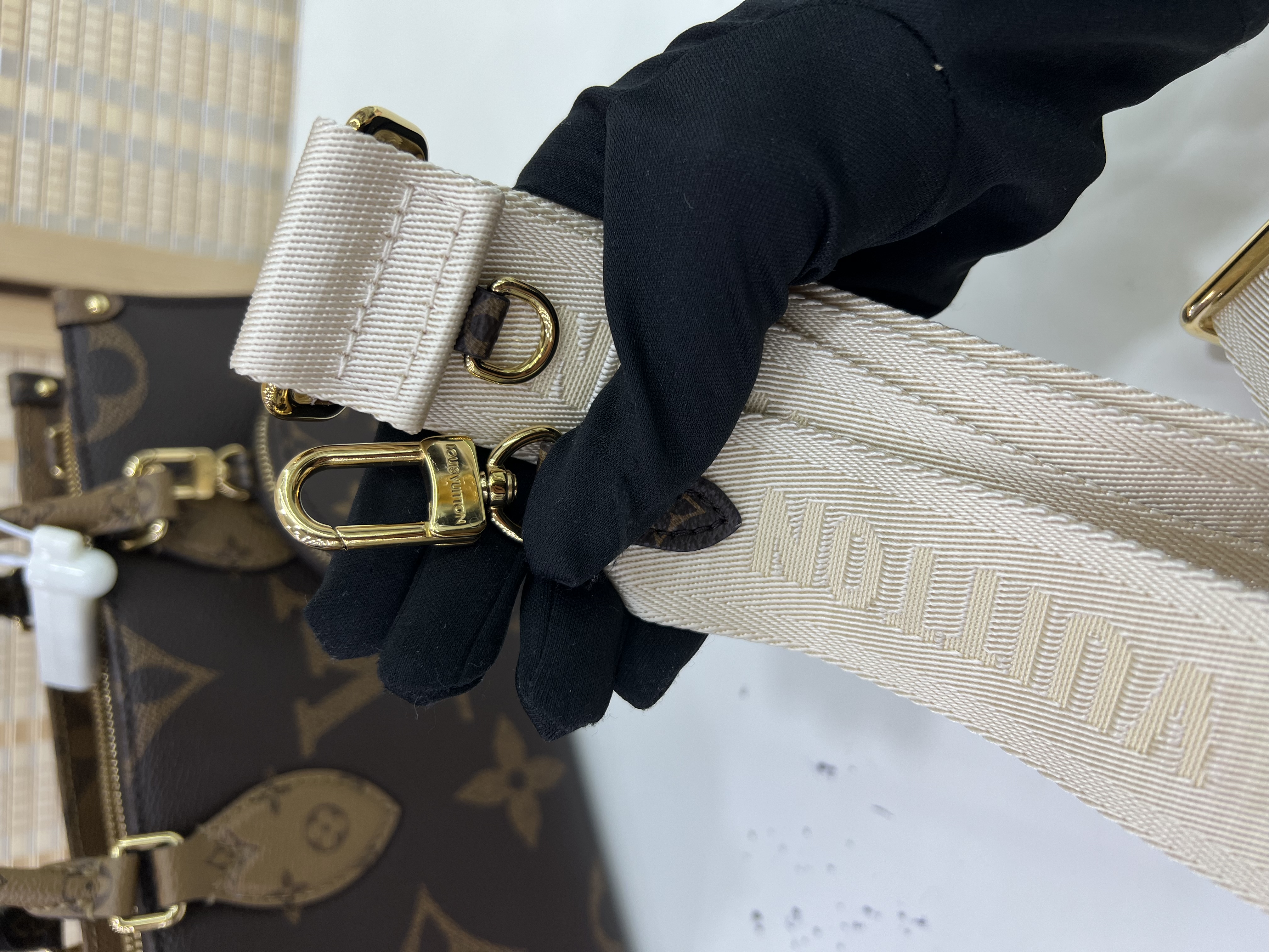 直播貨品 |  [1個-$100 2個-$300］GG52