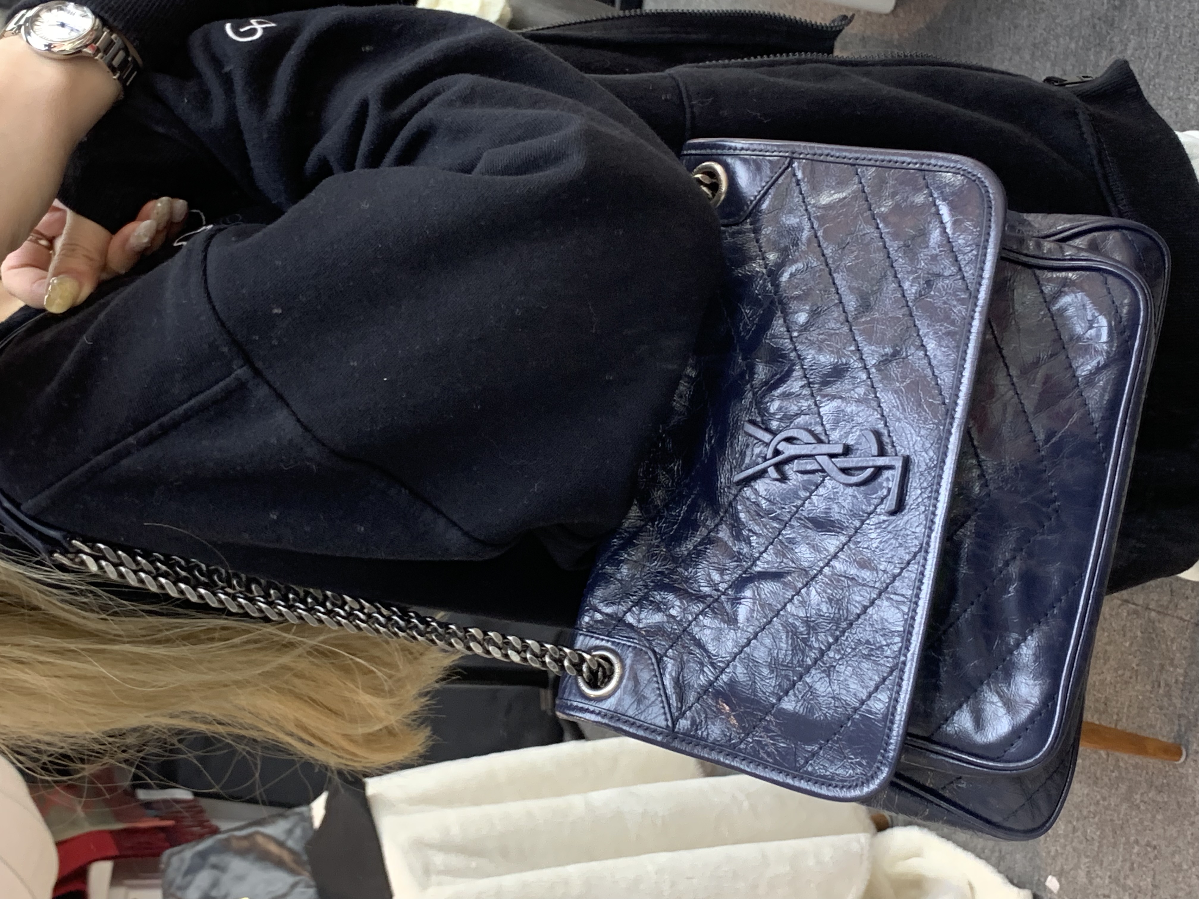 YSL Niki 牛皮D扣 中性風容易襯衫百搭款🫢📣