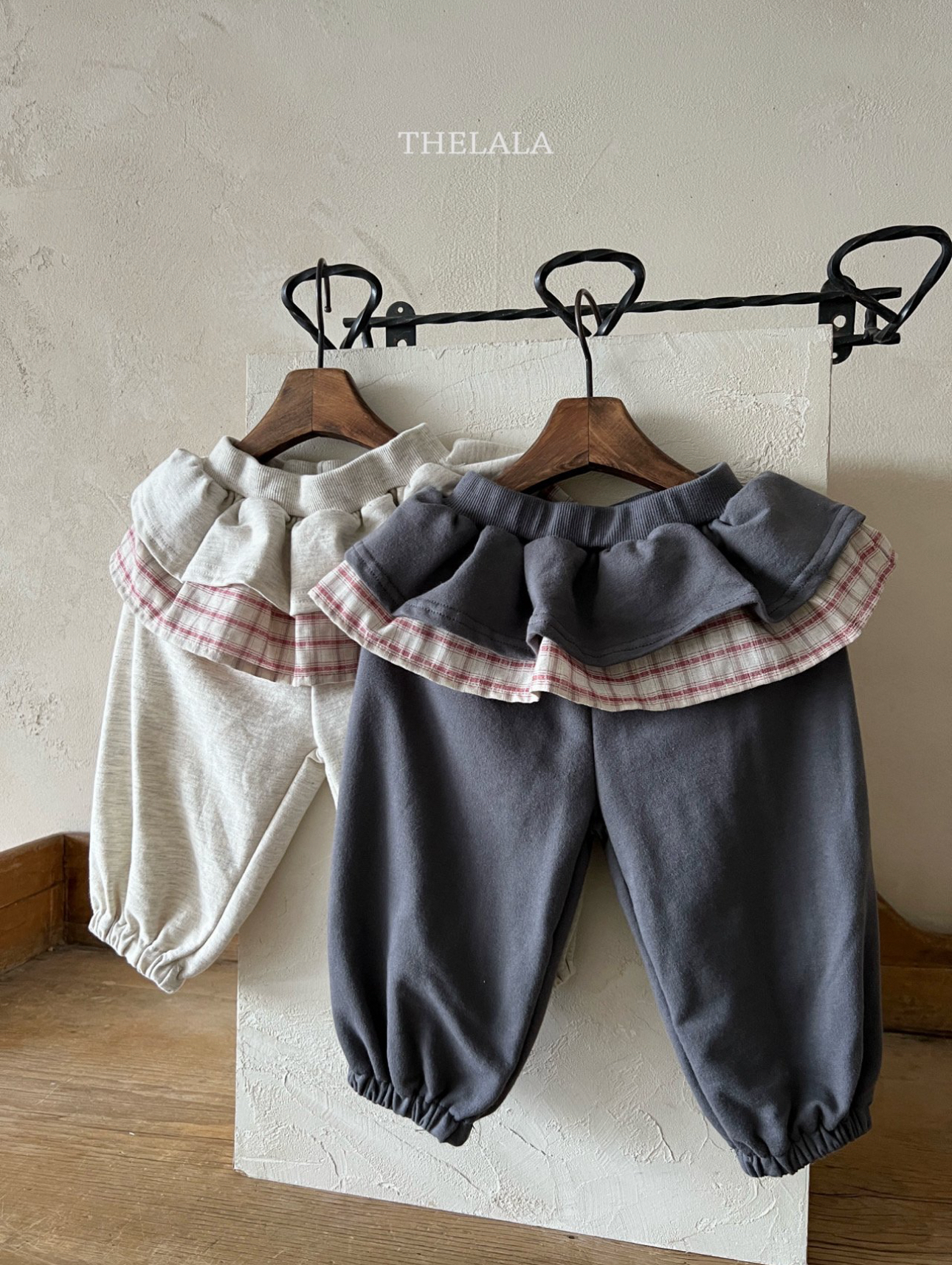 🌸預訂 韓國直送🌸🇰🇷THELALA兩色格紋疊層荷葉邊束腳褲