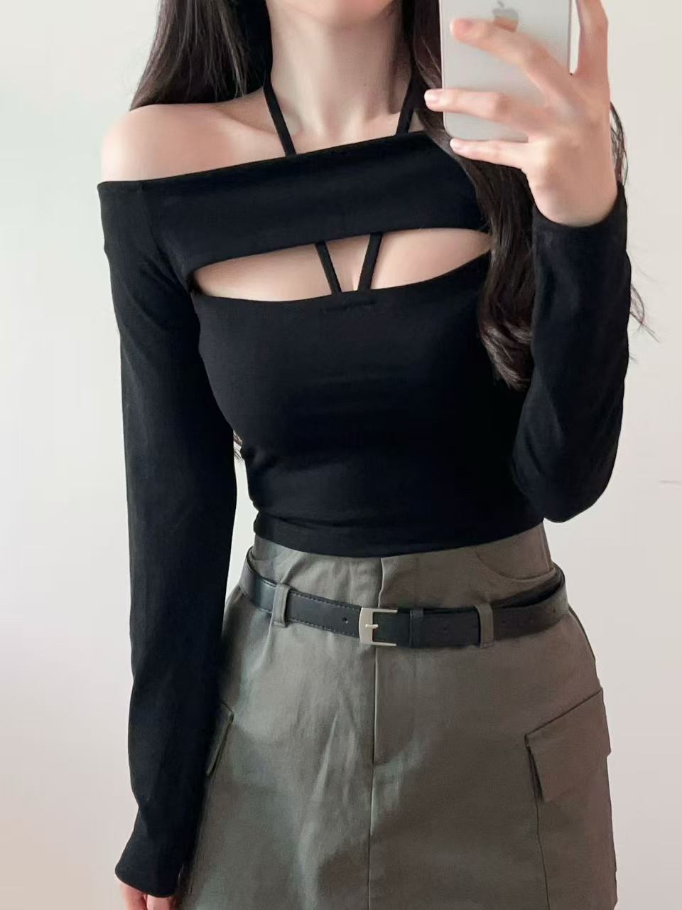 韓國小性感胸前開窿掛頸Top