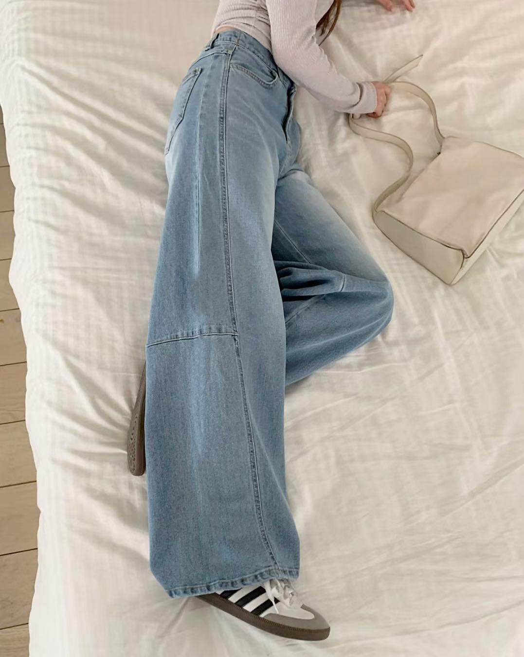 爆款淺藍彎刀褲