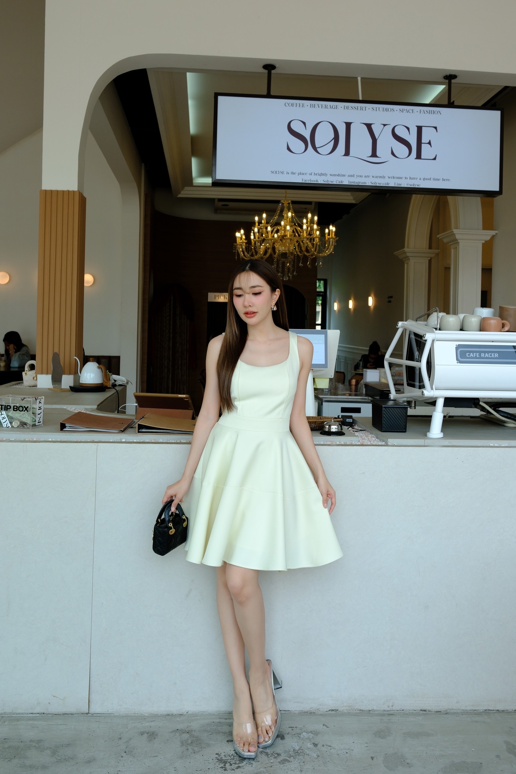 Mavis Dress 法式宽肩A字气质连衣裙 （ 2 Colours )