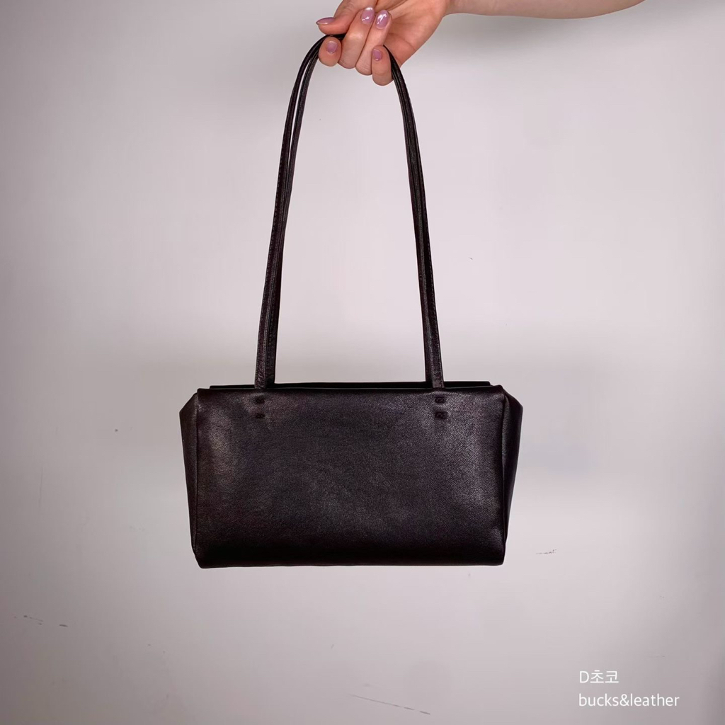 【26FW 】預訂_Slim Shoulder Bag By Bucks & leather
