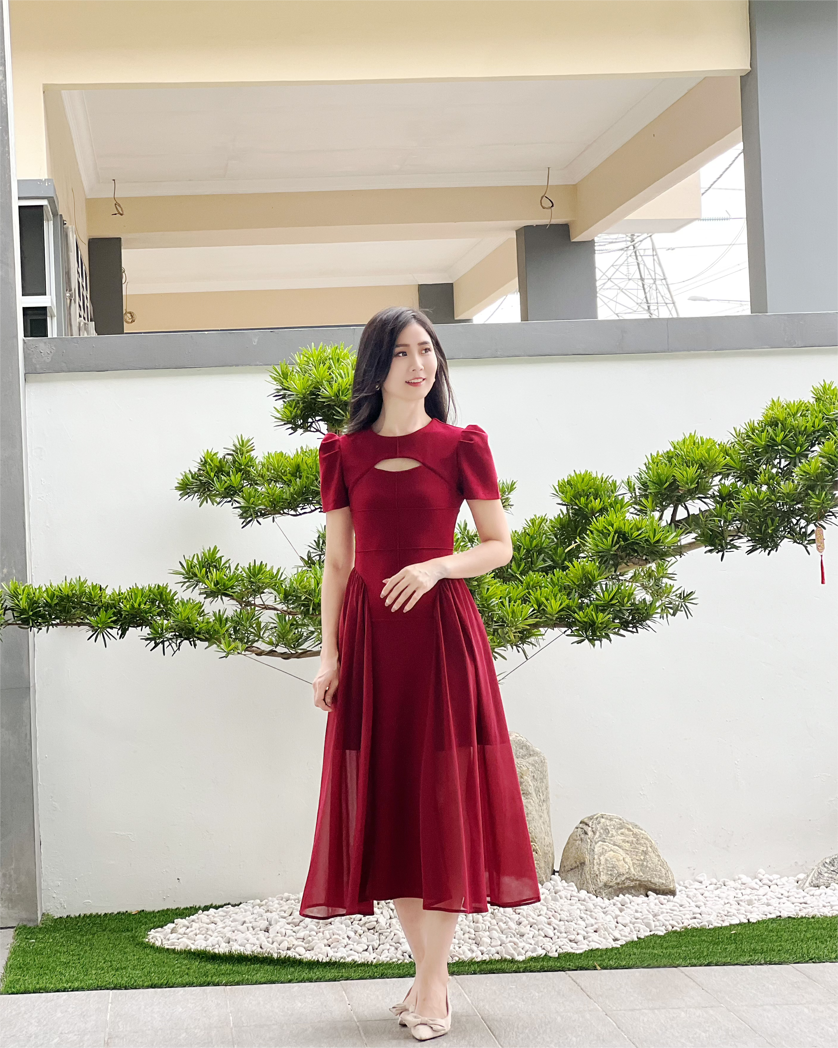 5052 Midnight Princess Silhouette Midi Dress -Maroon