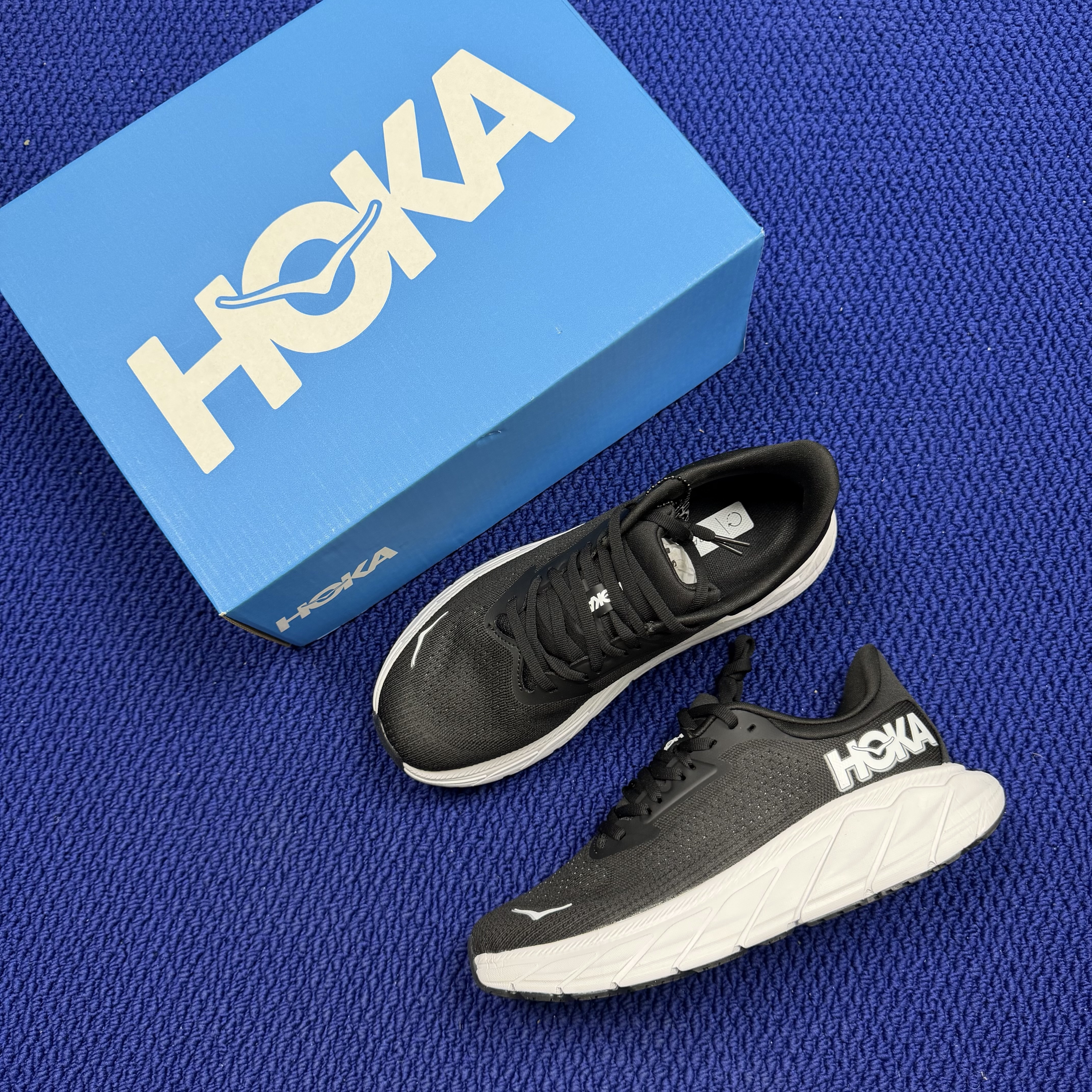 Hoka One One Arahi 7