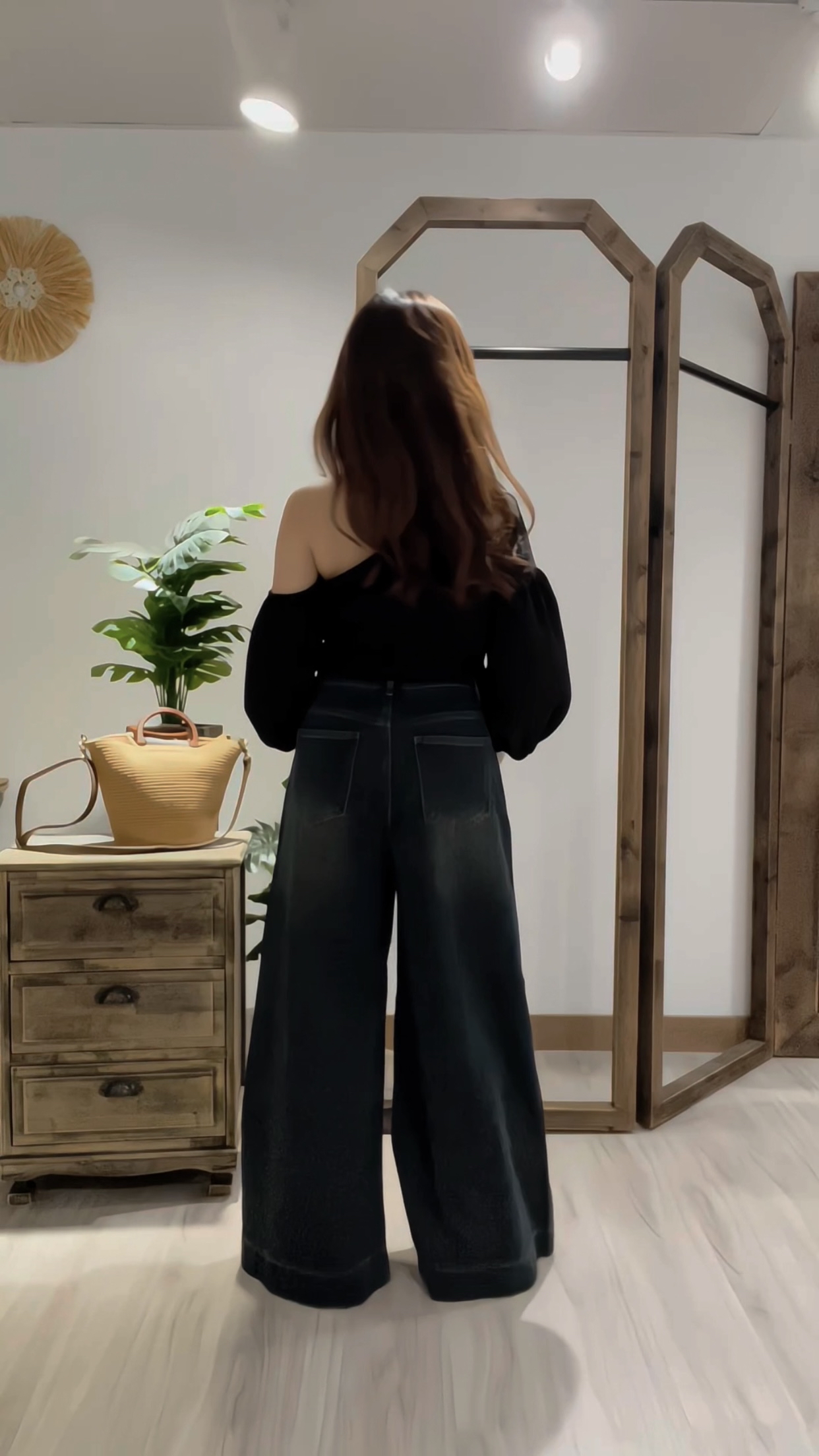 泡泡袖子斜肩條紋上衣(KR)[黑色]364885