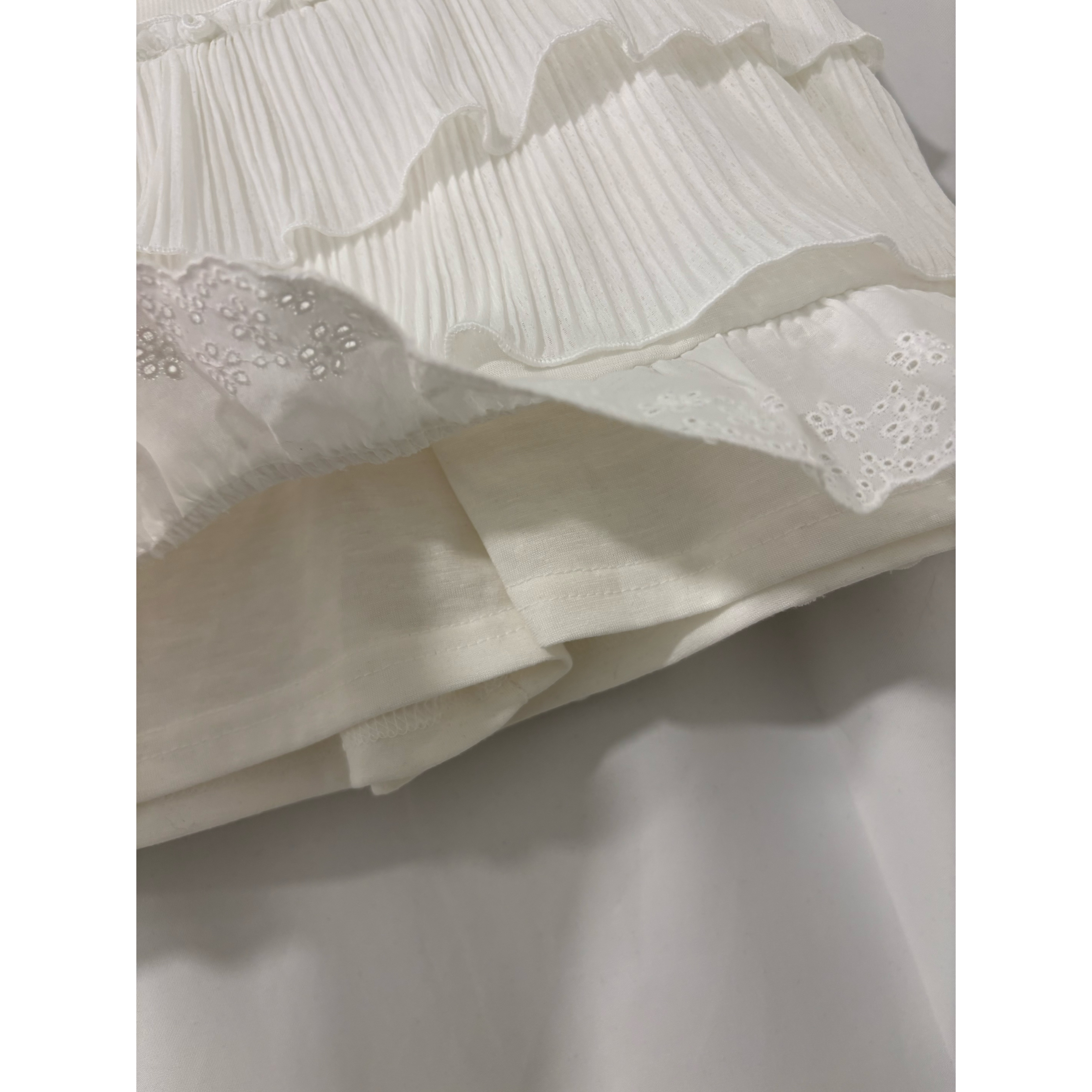 2607S《TIERED LACE-TRIM PLEATED SKPT》