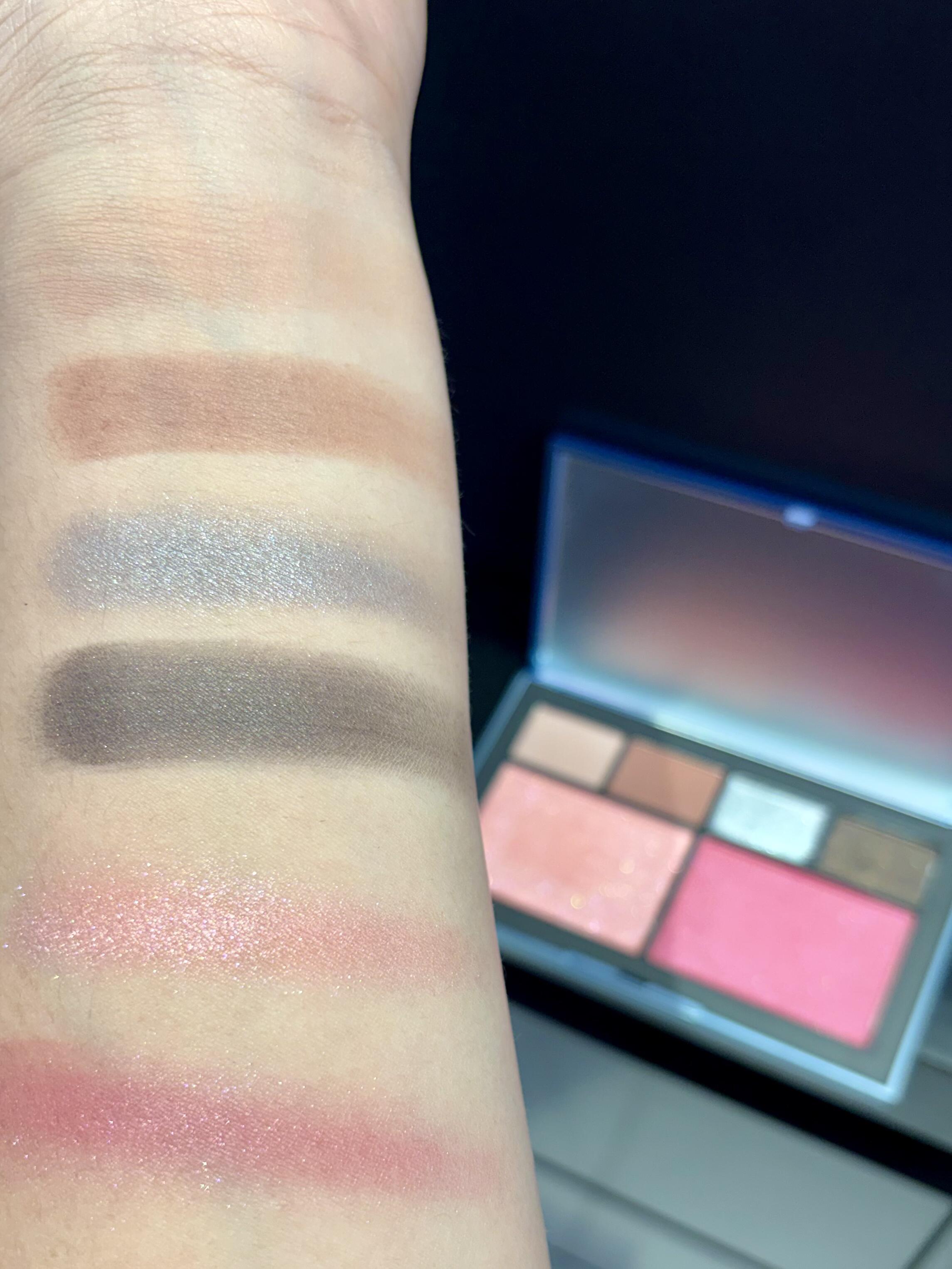 2026 聖誕限定！ Nars 六色面部眼頰腮紅 胭脂盤 光透晶彩蜜粉餅