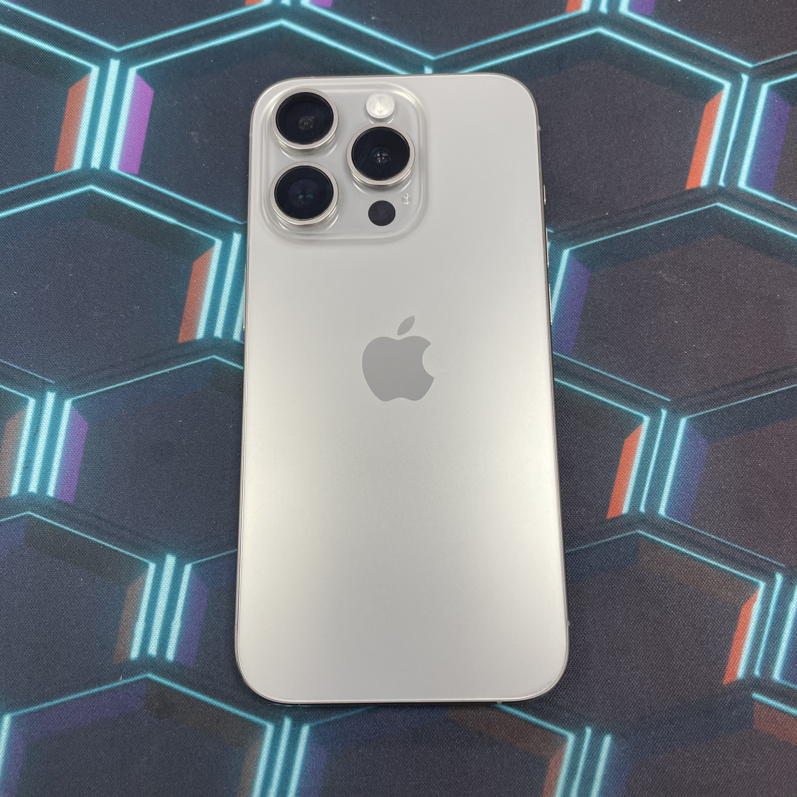 *6325 15 pro 勁靚機 256GB 電98 原色 gray