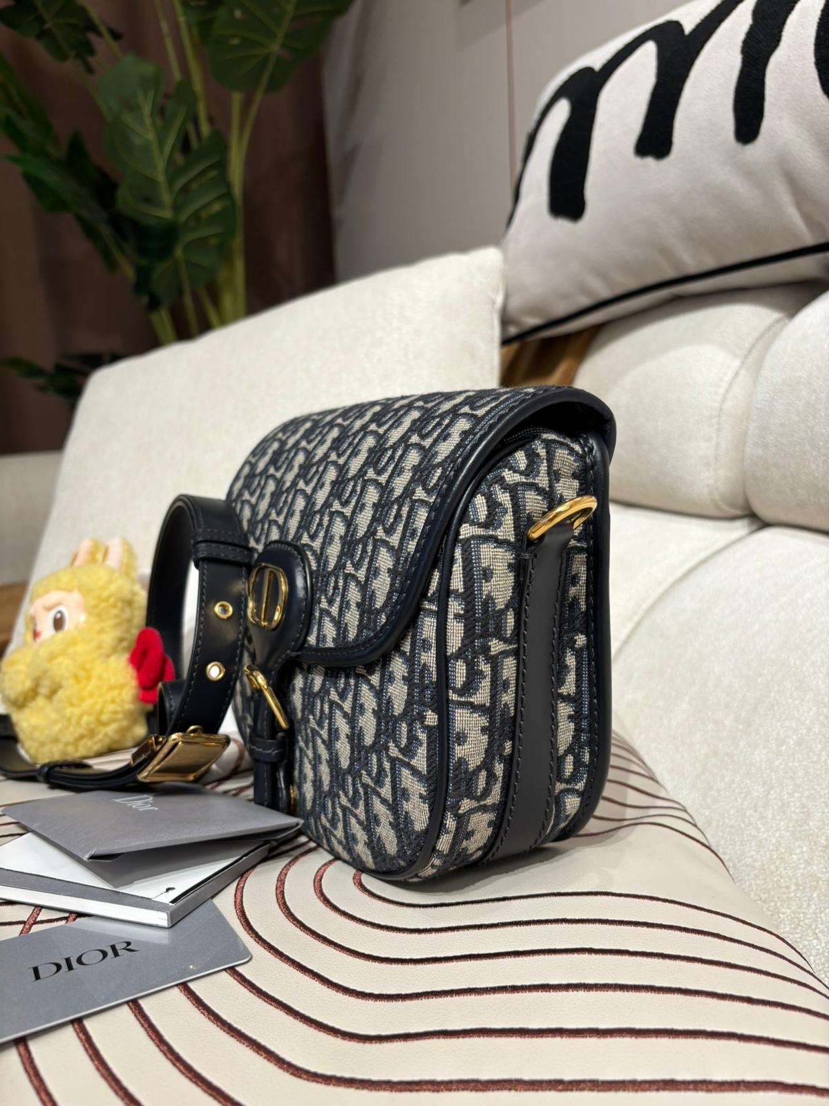 Dior Bobby medium, oblique 100%Authentic ,98%new ✅ 收據✅證書✅dust bag  📣專門店售價 $29,500📣