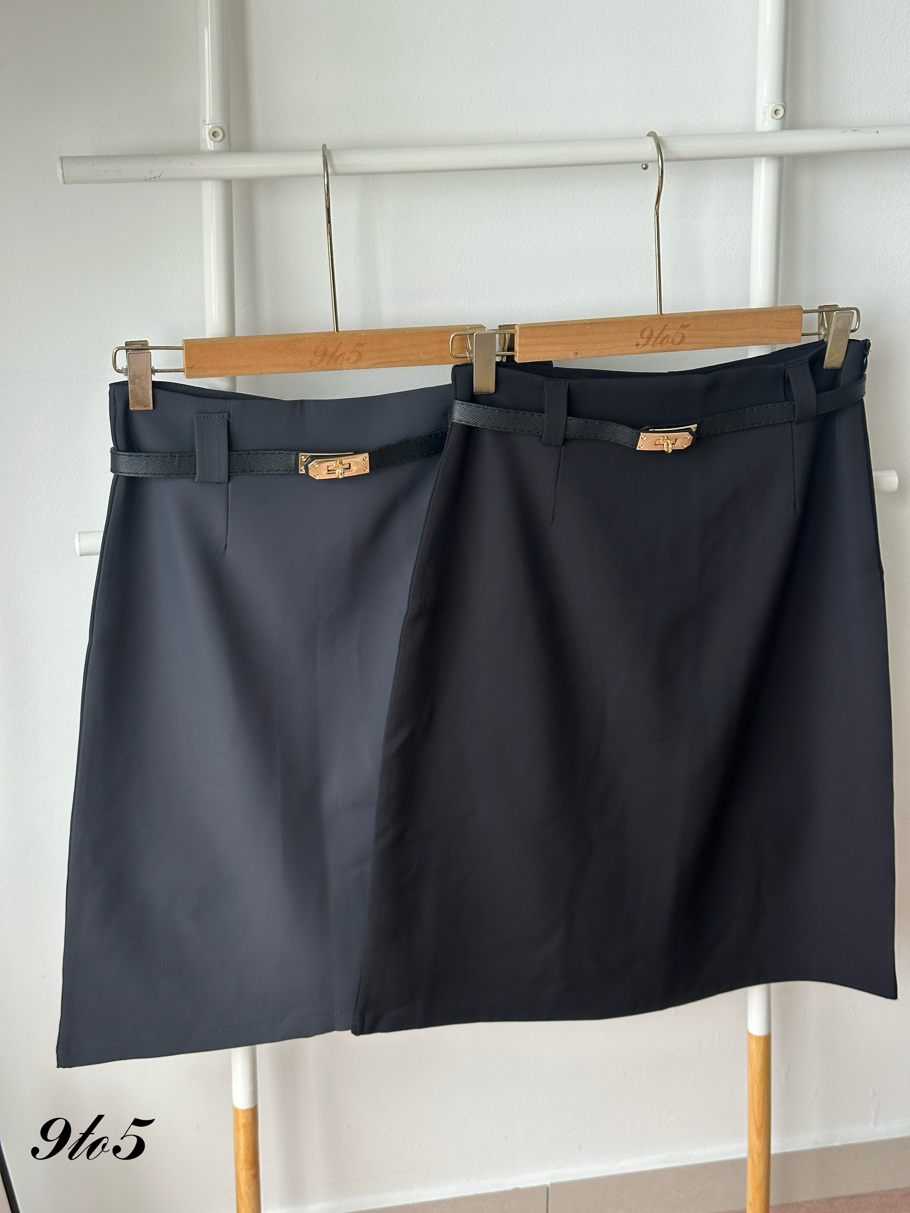 S2003 A Line Midi Skirt - Black & Grey