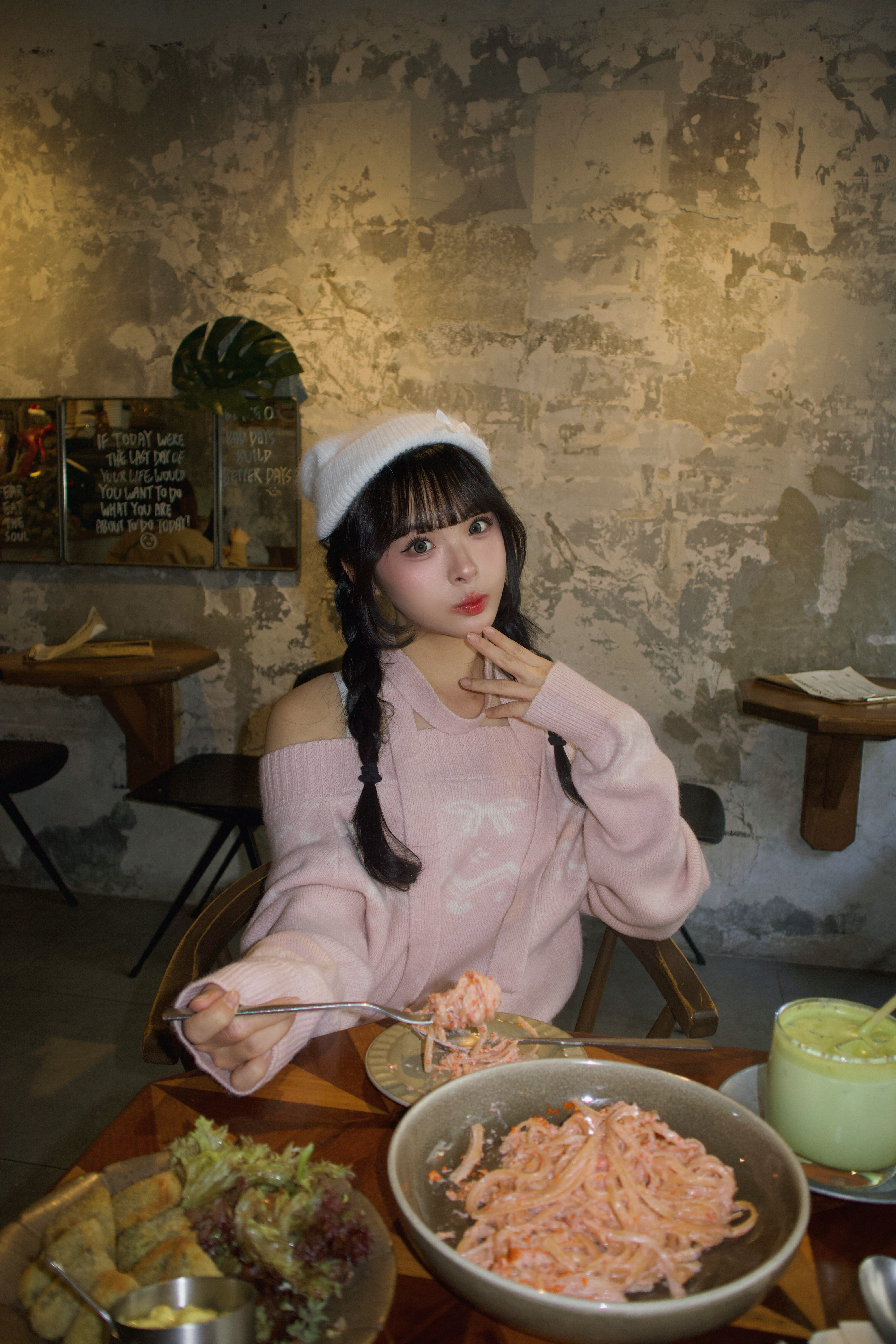 韓國甜美風一字膊蝴蝶結毛衣+掛頸巾