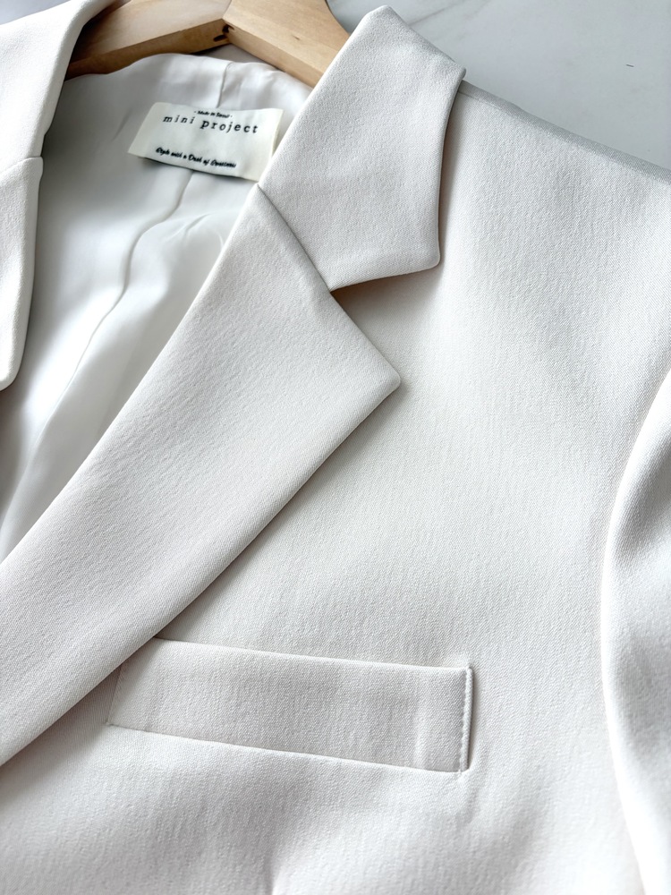 Aveline Relaxed Fit Blazer (Ivory)