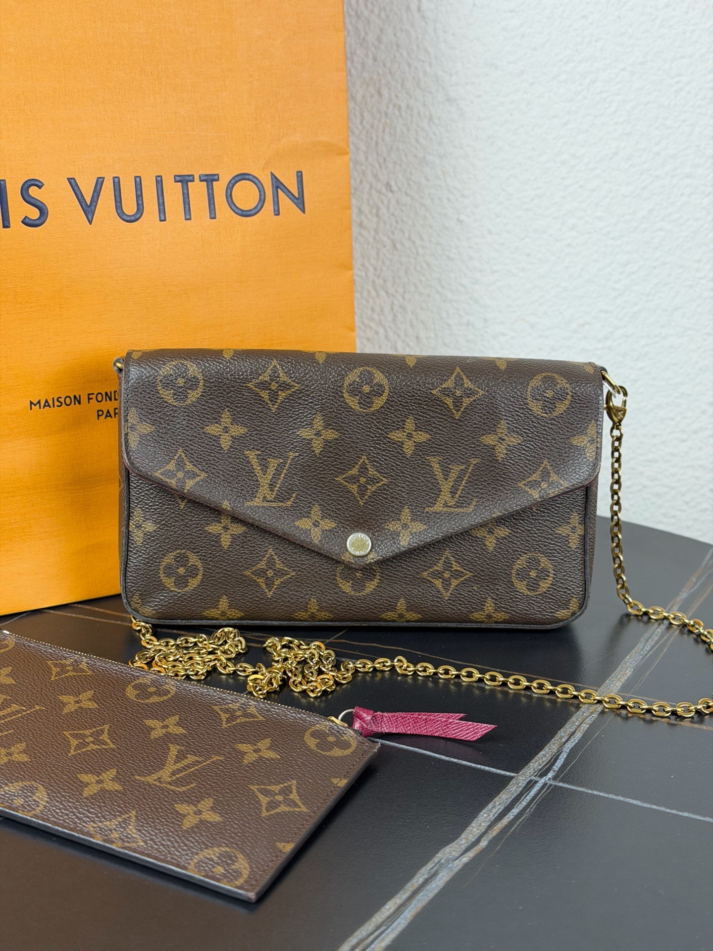 【預訂貨品】LV老花三合一woc