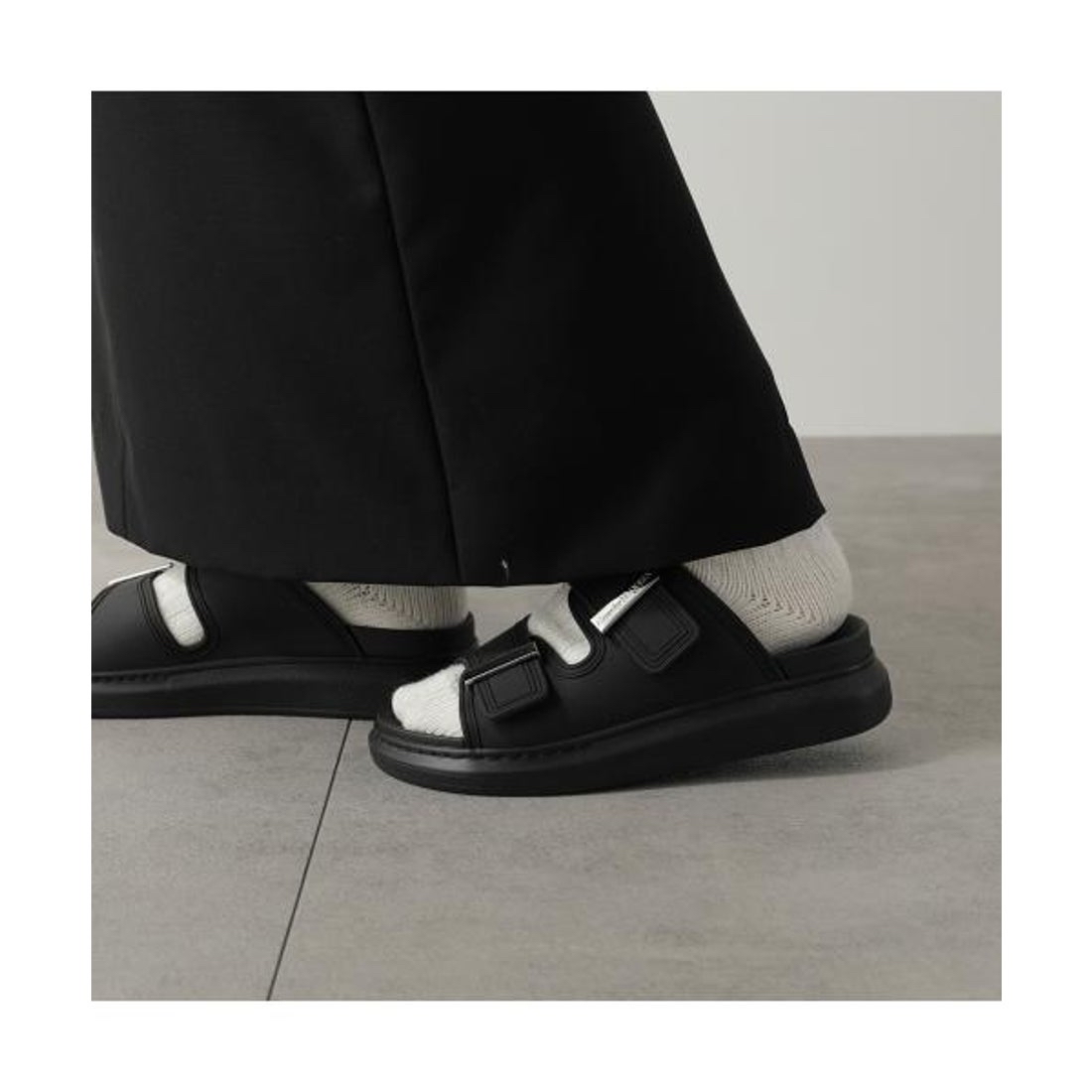 限時優惠✨客訂分享🥨夏天必入款！  訂貨🍒McQueen 防水拖鞋 🔖 SIZE 35/36-39/40