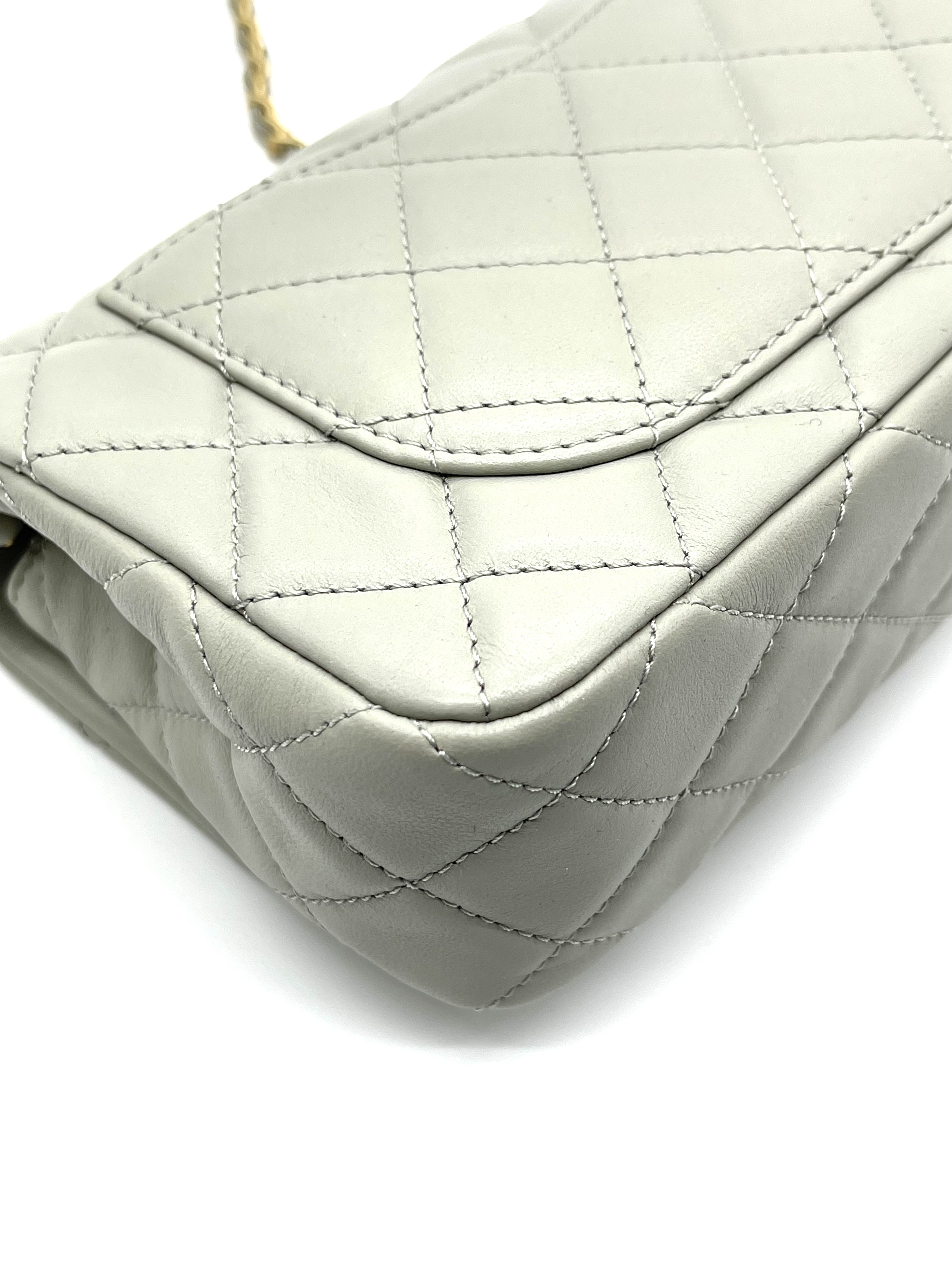 Pre-owned Chanel Mini Square Flap Bag / Product Code: 26032305