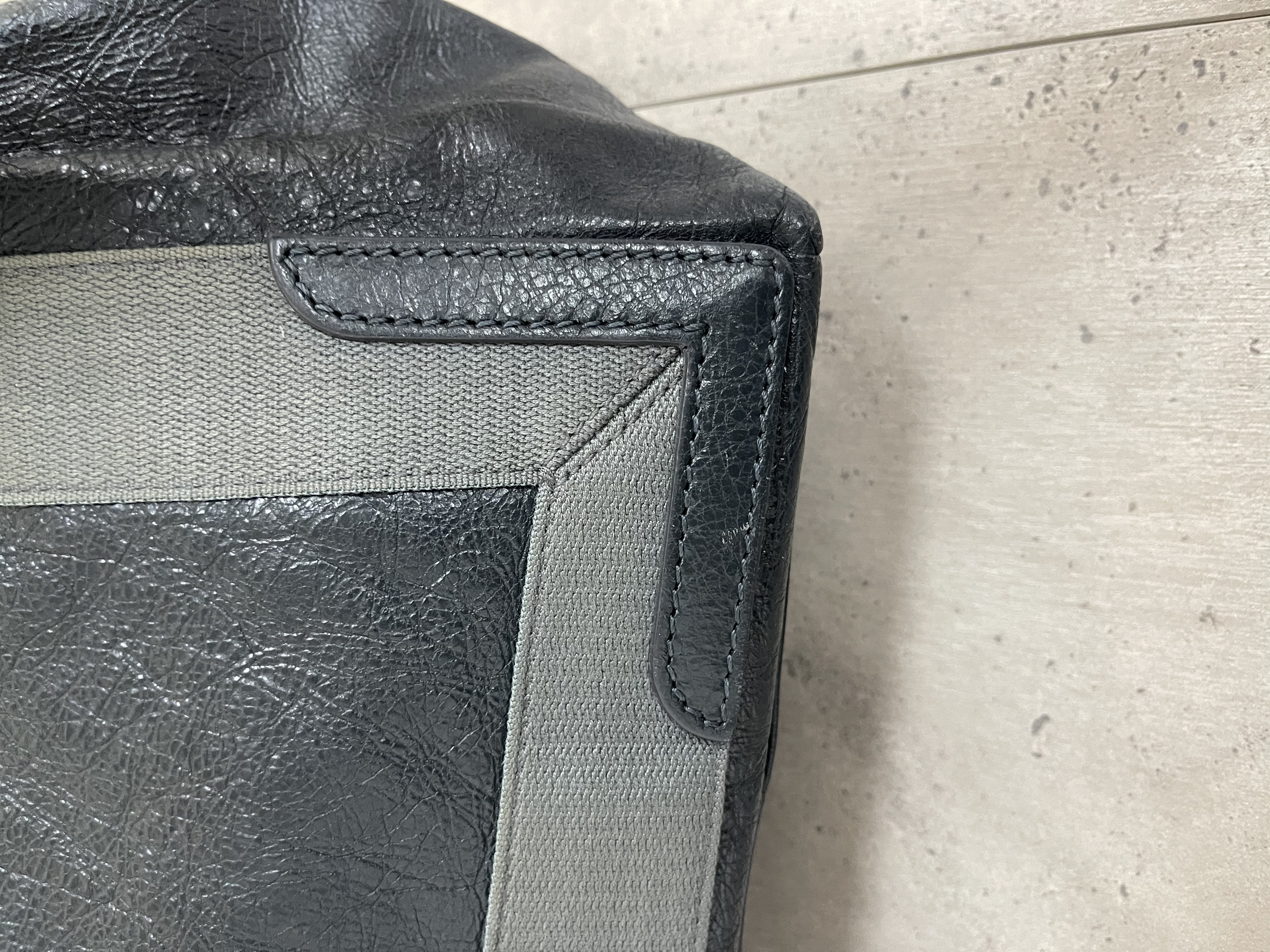 Pre-owned Balenciaga Navy Cabas XS tote bag/ Product Code: 25012702