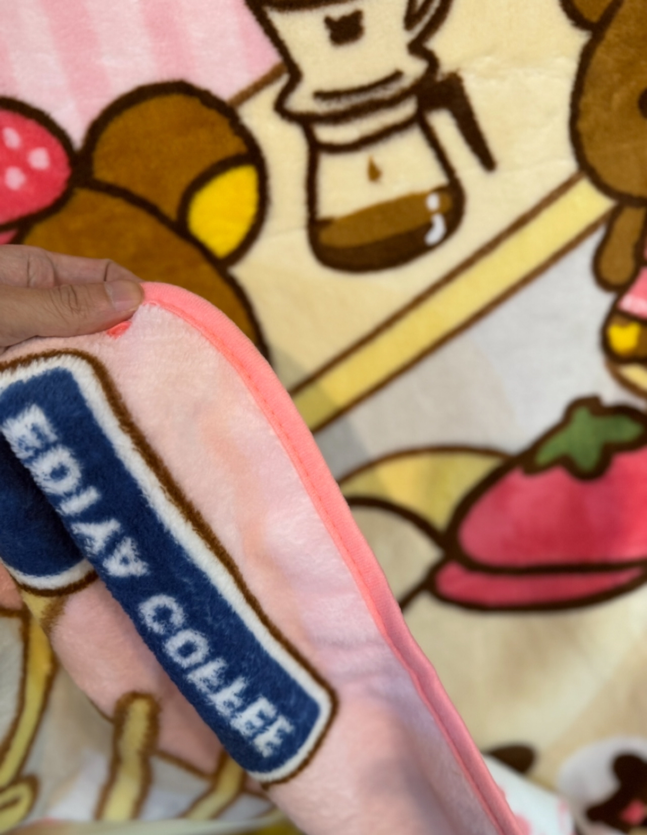 《現貨》全新韓國限定EDIYA COFFEE x Rilakkuma 士多啤梨cate造型毛毯