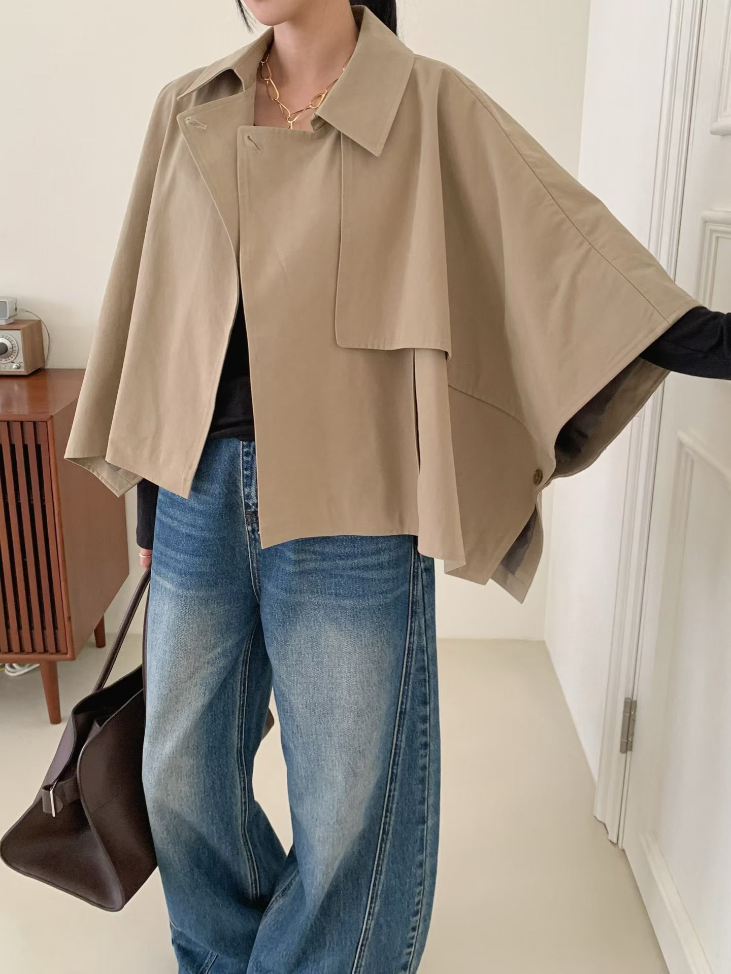 (2026FW) THESIL - CAPE