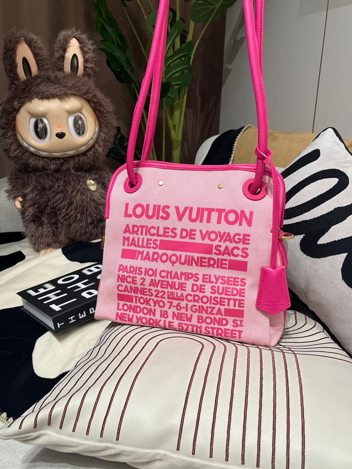 Lv CRUISE LINE RIDER M92809 SHOULDER BAG 100%Authentic,95%new ✅key lock✅dust bag 