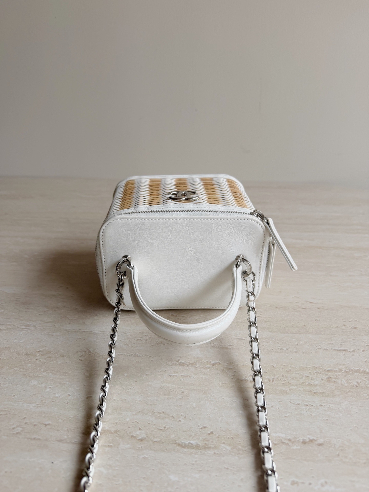 【預訂貨品】Chanel白色藤編化妝包