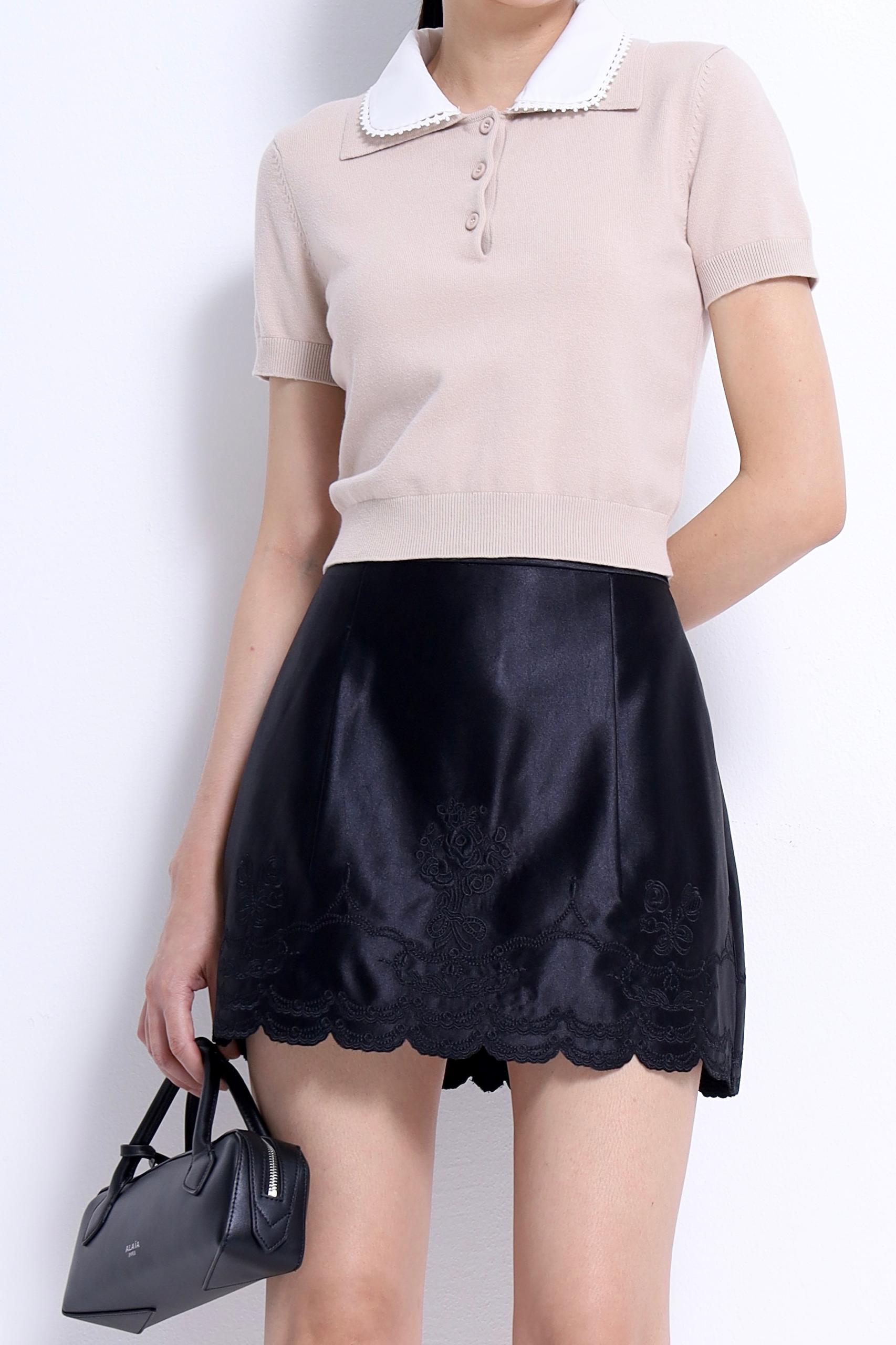 CS1432 Embroidered Satin Scallop Mini Skirt