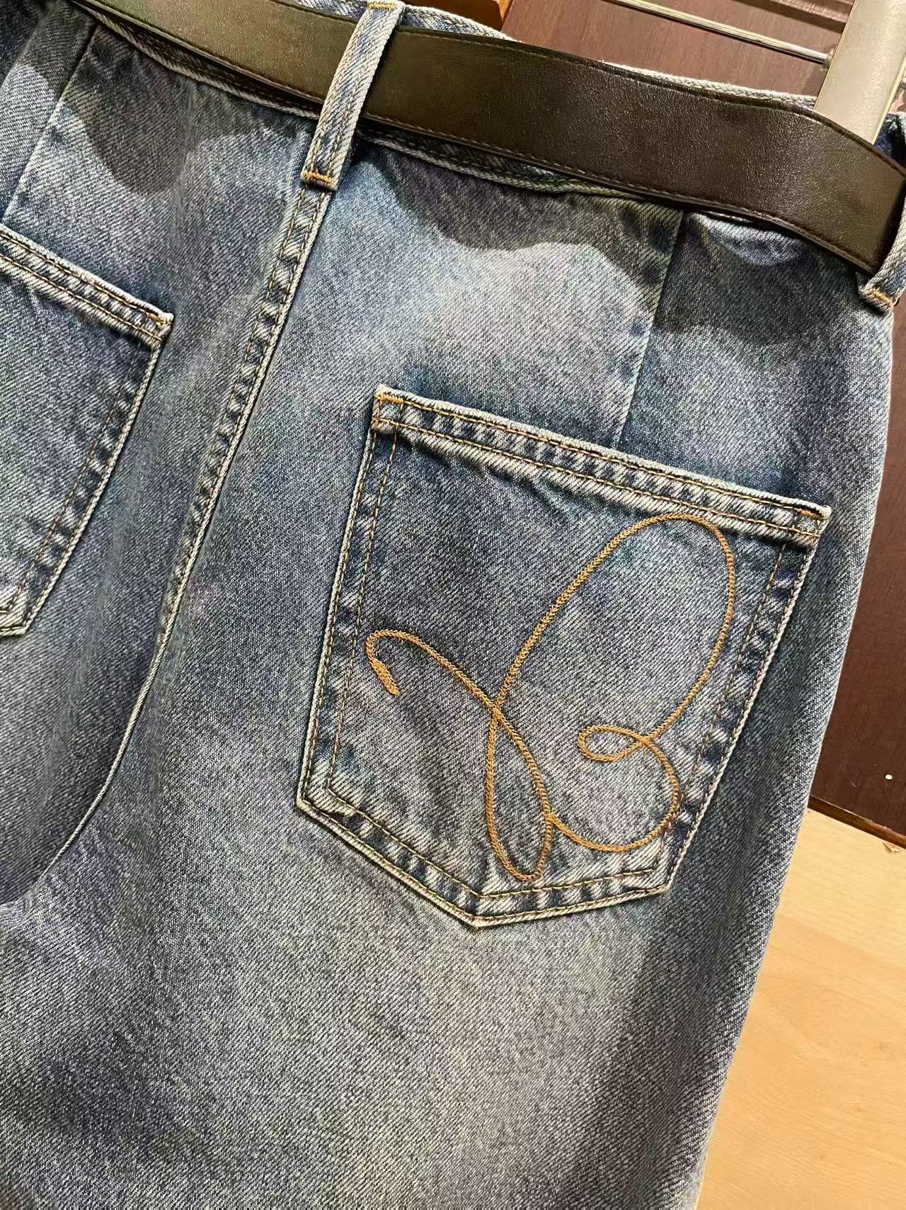 洗水直筒牛仔褲(連belt)