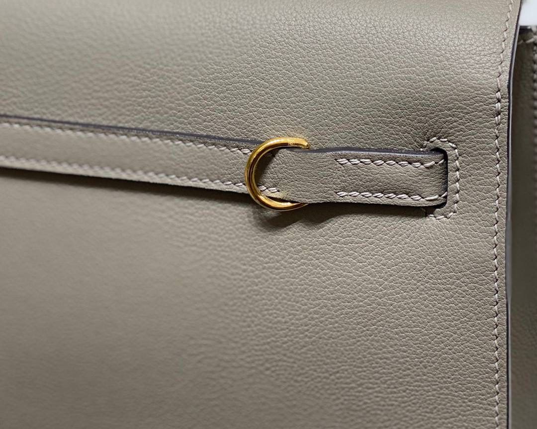 『沥青灰·金』 ‘’Kᴇʟʟʏ ᴅᴀɴsᴇ • Evercolor 🎀 时尚圈就是一个圆！ 最厉害的就是六种背法： 斜背、侧背、肩背、腰包、背包、手包 集美们一定要安排起来‼️ 22Cm