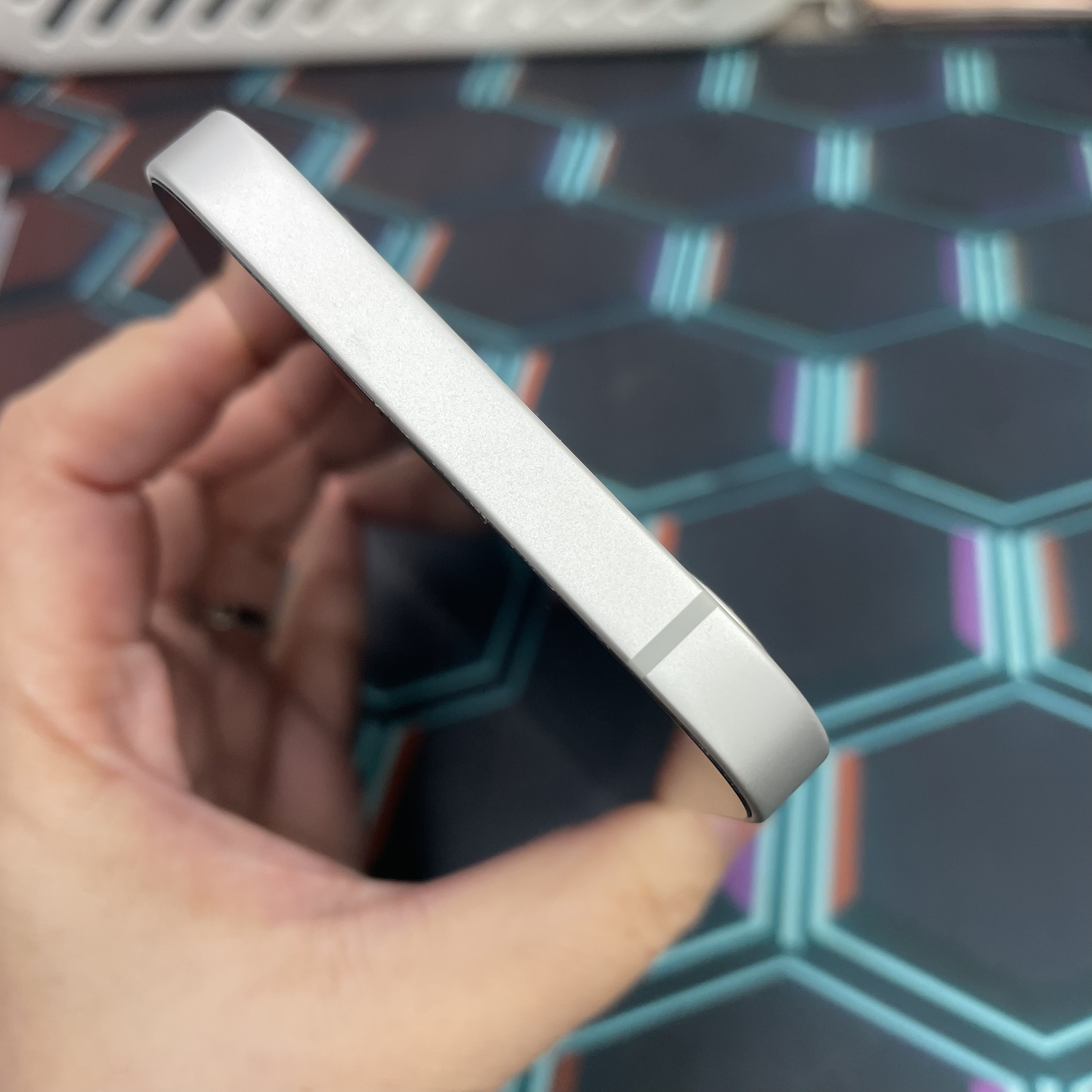 *7693 16e 勁靚機 128GB 電91 白色 white
